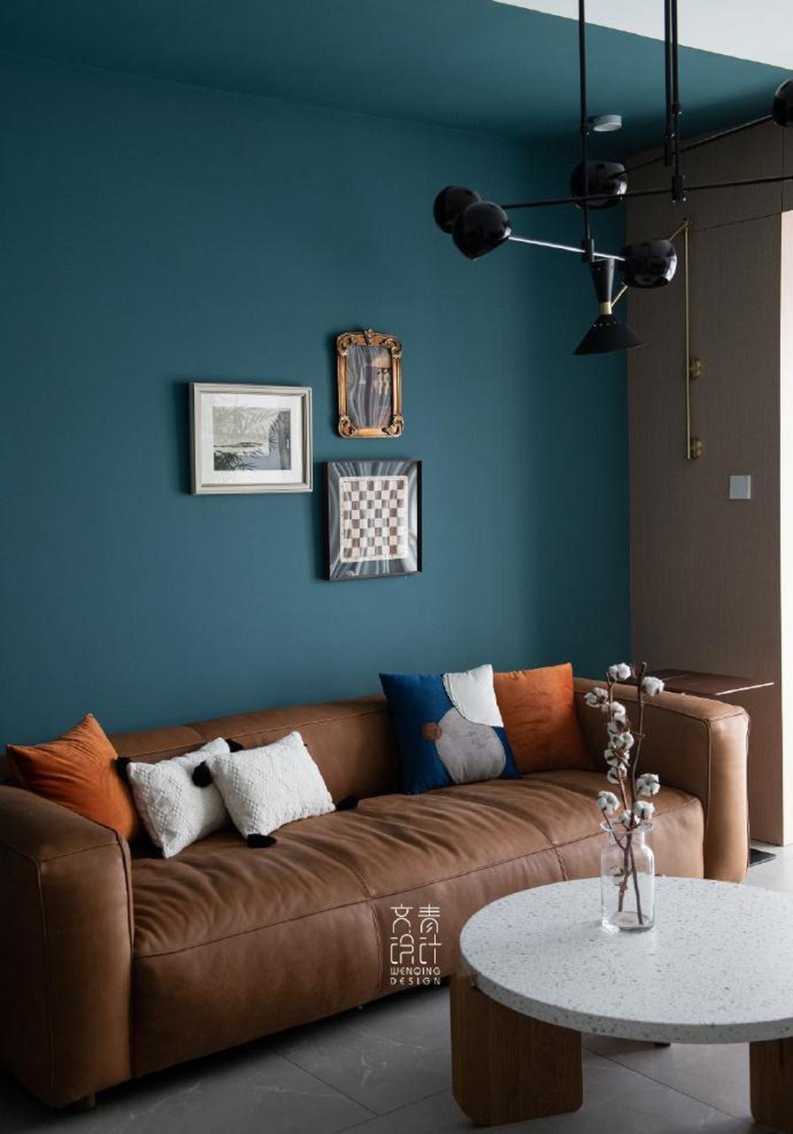 家居装修|小案例 1,配色上客厅,厨房用了比较宁静深邃的湖蓝,主卧用灰