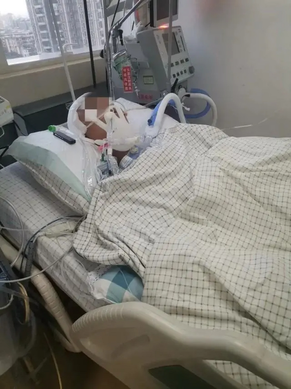 愤怒,广东阳春一初中男生被同学殴打受伤住院,引发关注