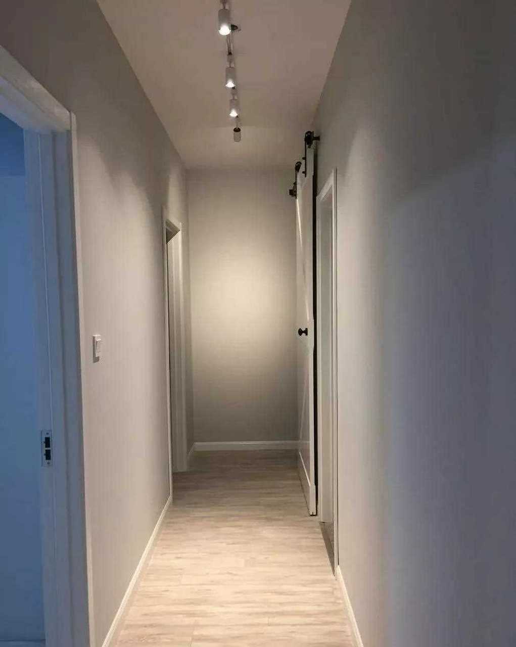 过道不做吊顶,明装射灯的效果也还不错 北京[囧]