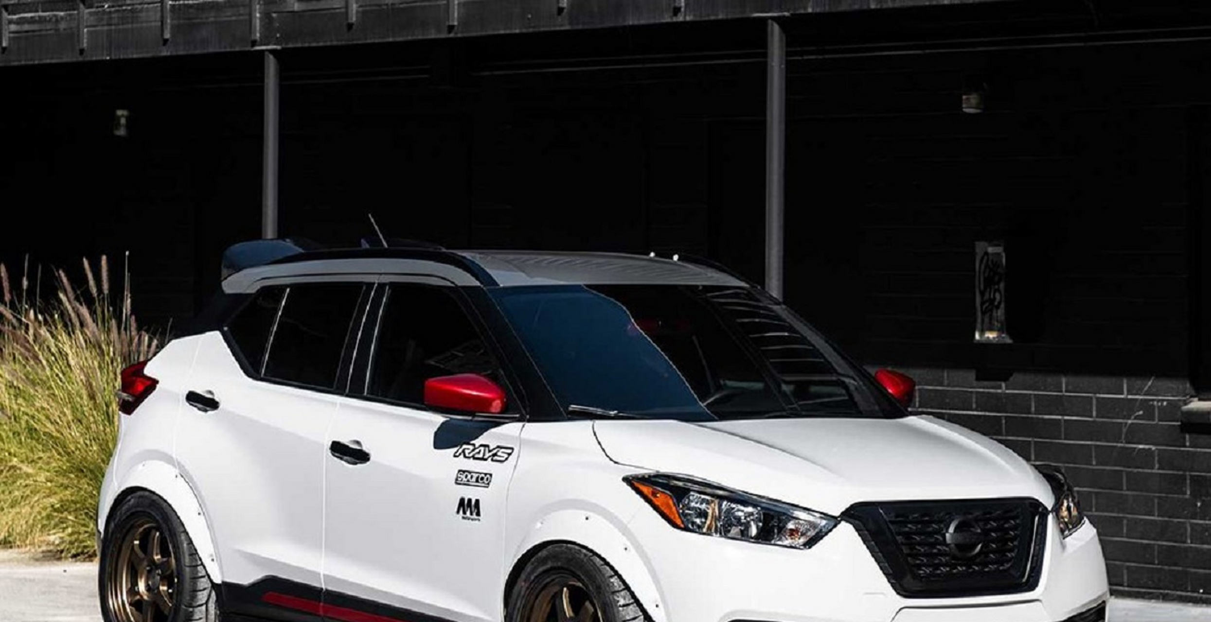 新车作为日产劲客的改装版,目前已经在海外上市,而且为运动版车型