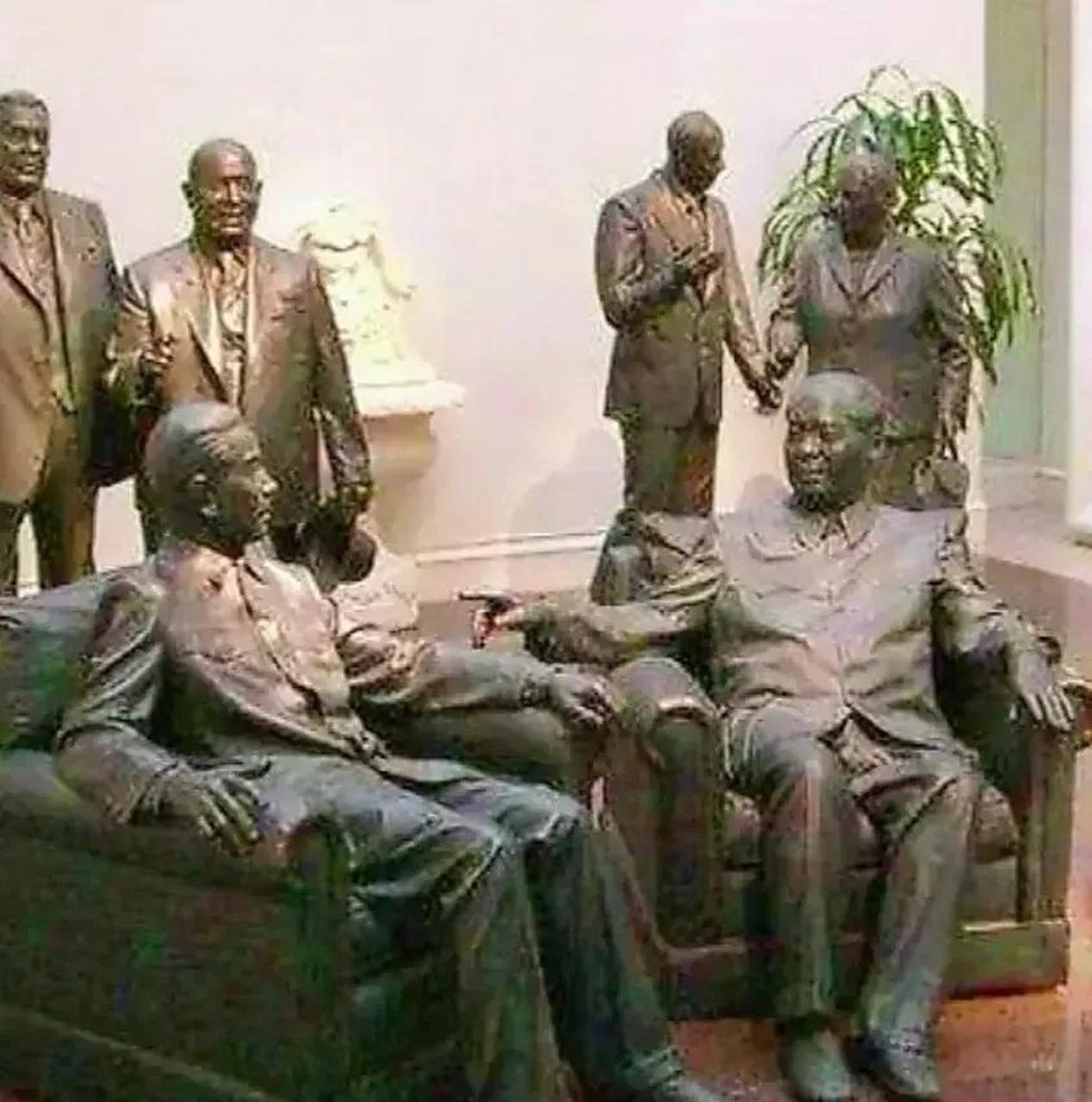 领动计划 在美国尼克松博物馆中,有10尊铜像,他们都是20世纪影响