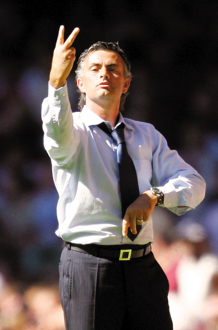 足球# #穆里尼奥# 狂人何塞·穆里尼奥,绰号"狂人",出生于葡萄牙