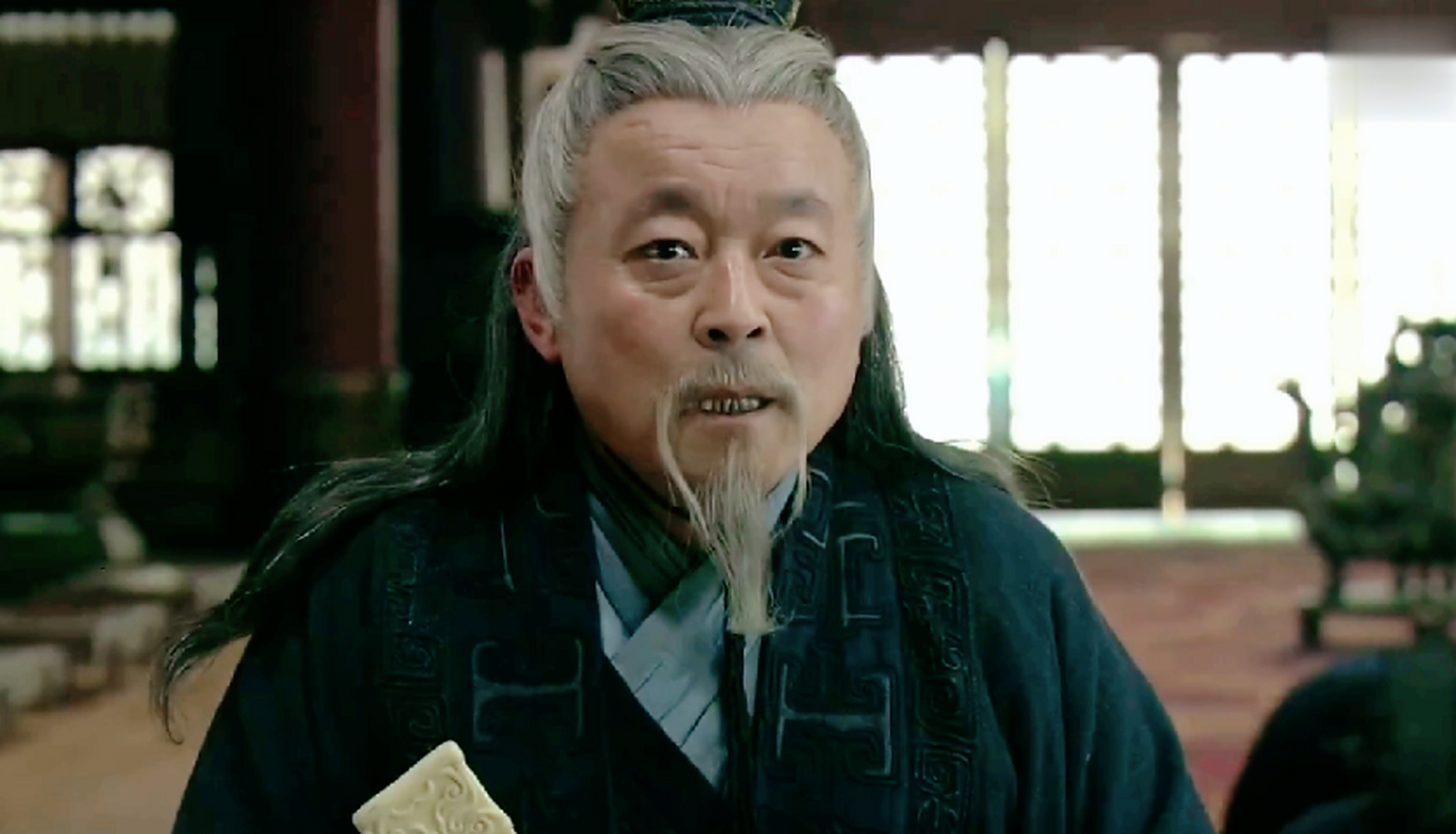 "管辂叹道:"鼻子属艮,也就是高山.