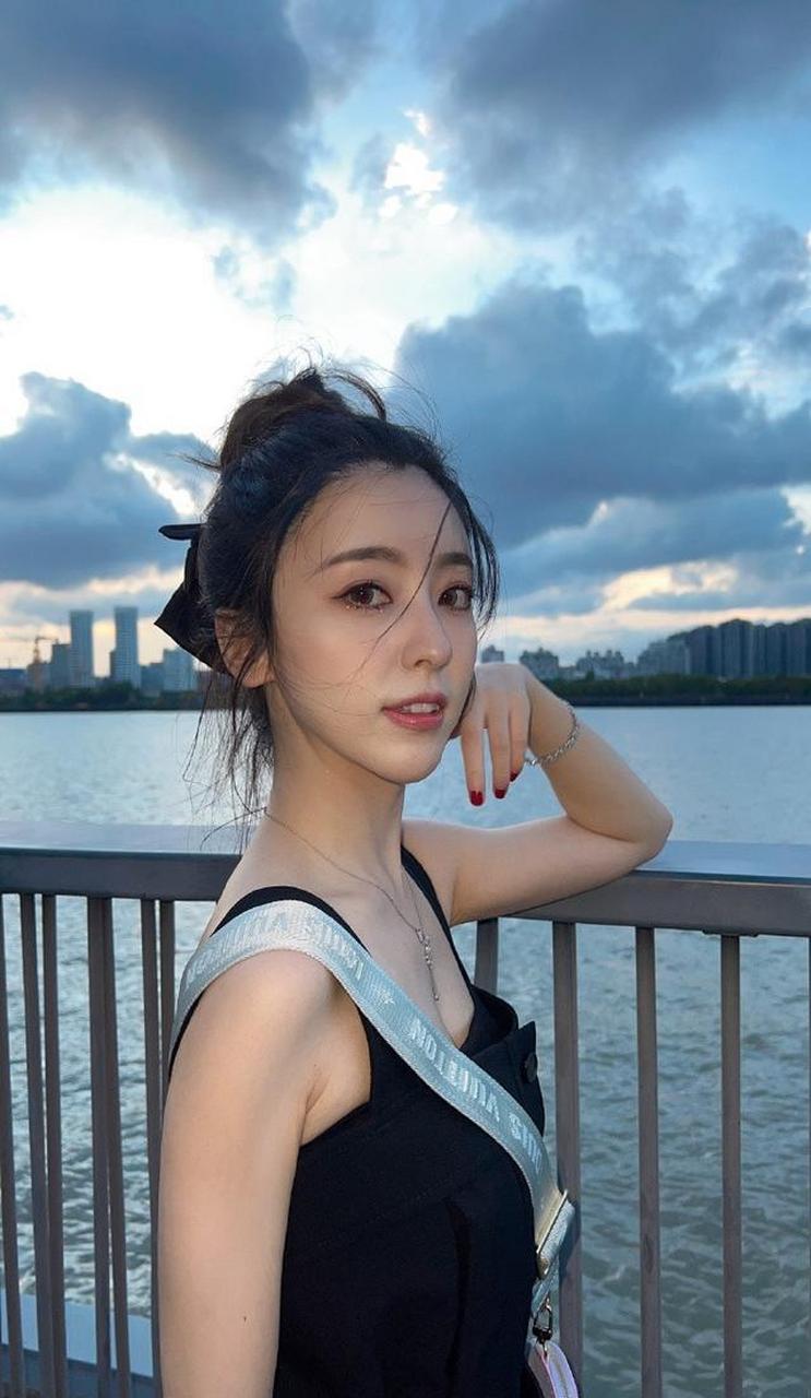 网红美女赵囍小姐姐迷人美照欣赏,真美