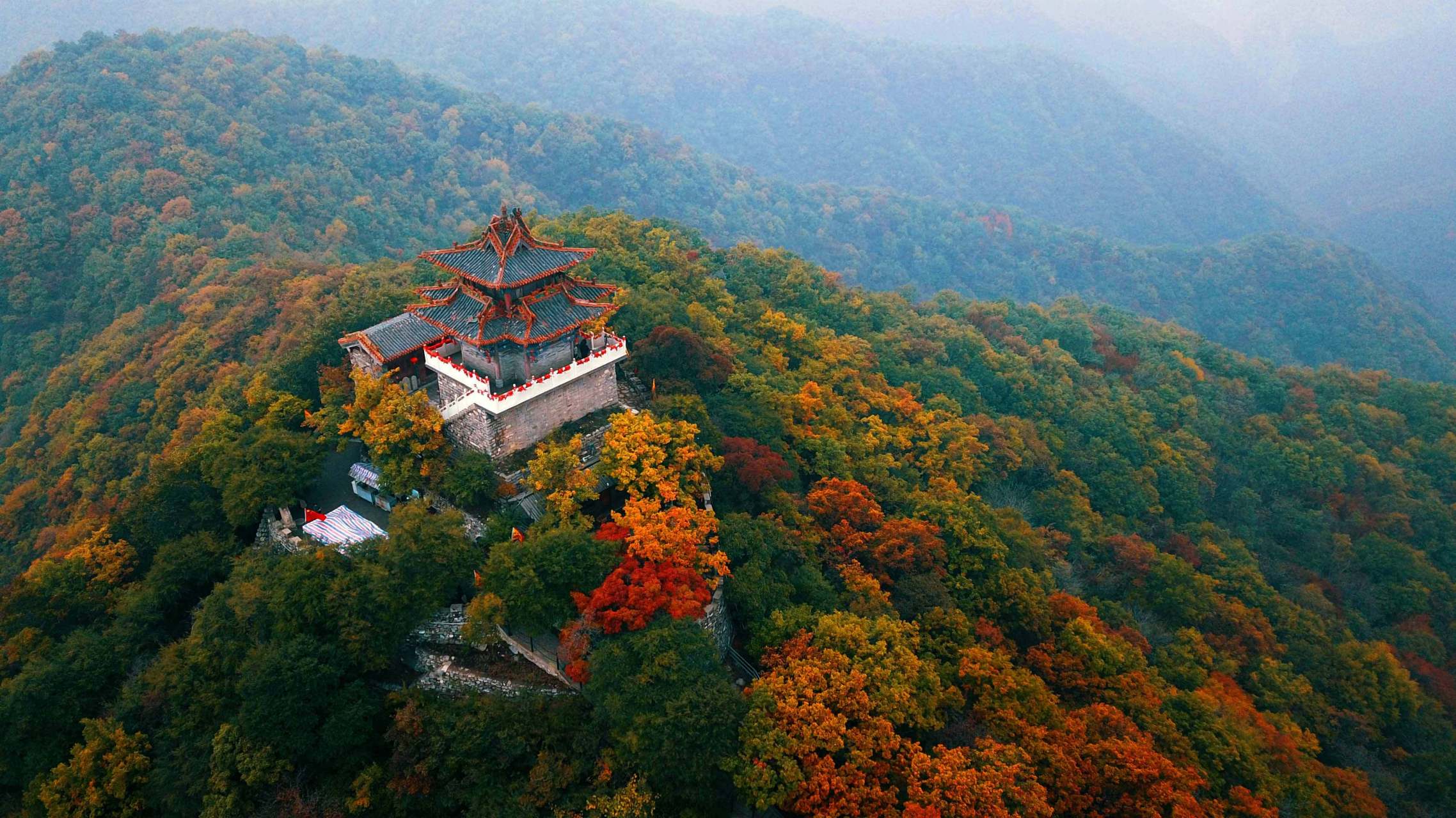 绿意云丘山消暑好去处# 云丘山位于山西省临汾市,是一个集自然风光和