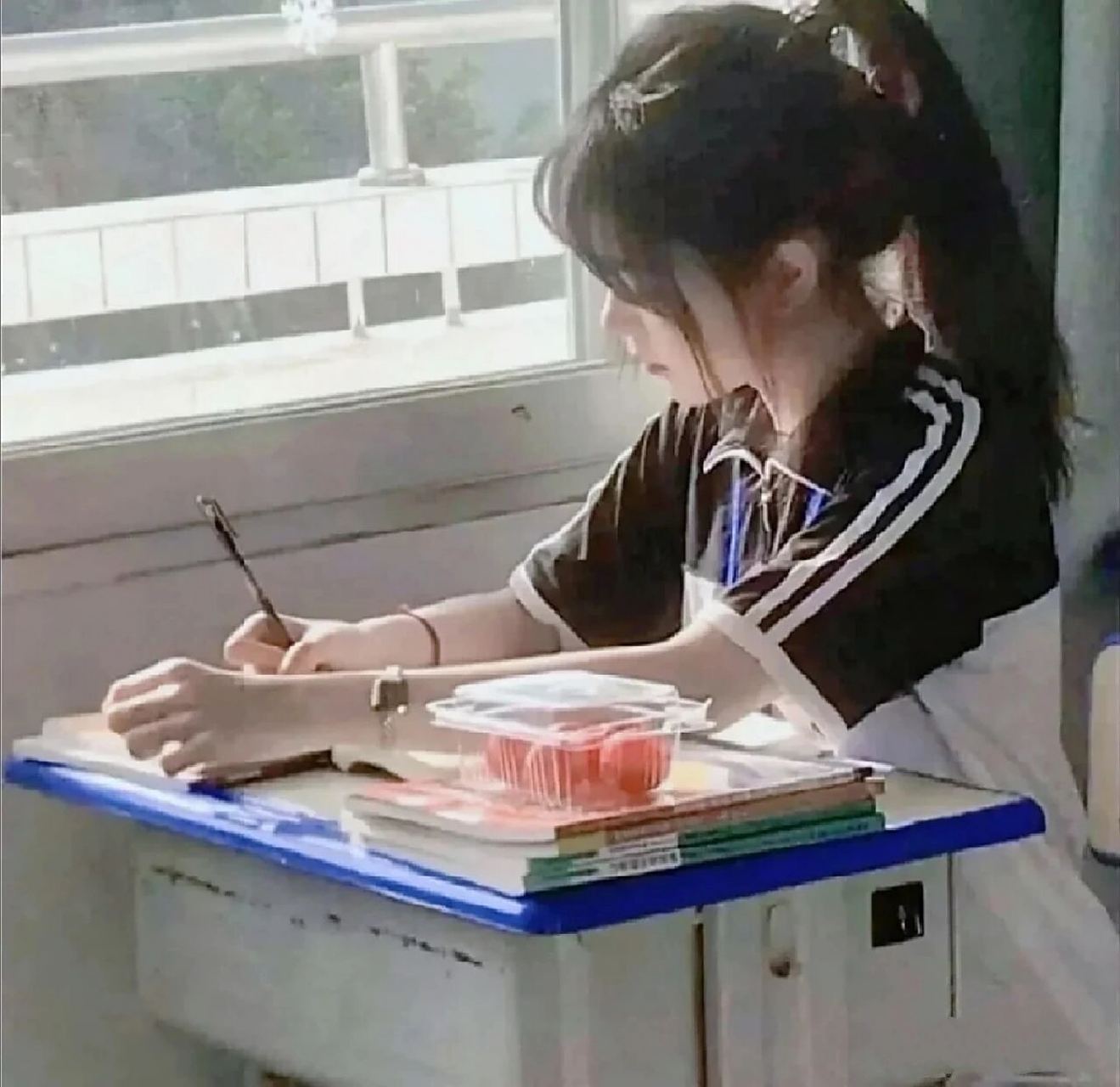 高马尾,校园风头像