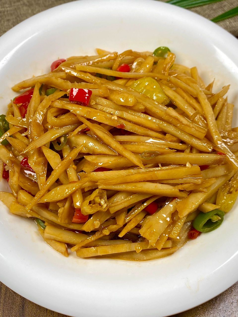 今天做素炒藕丝,香辣脆爽,巨好吃!