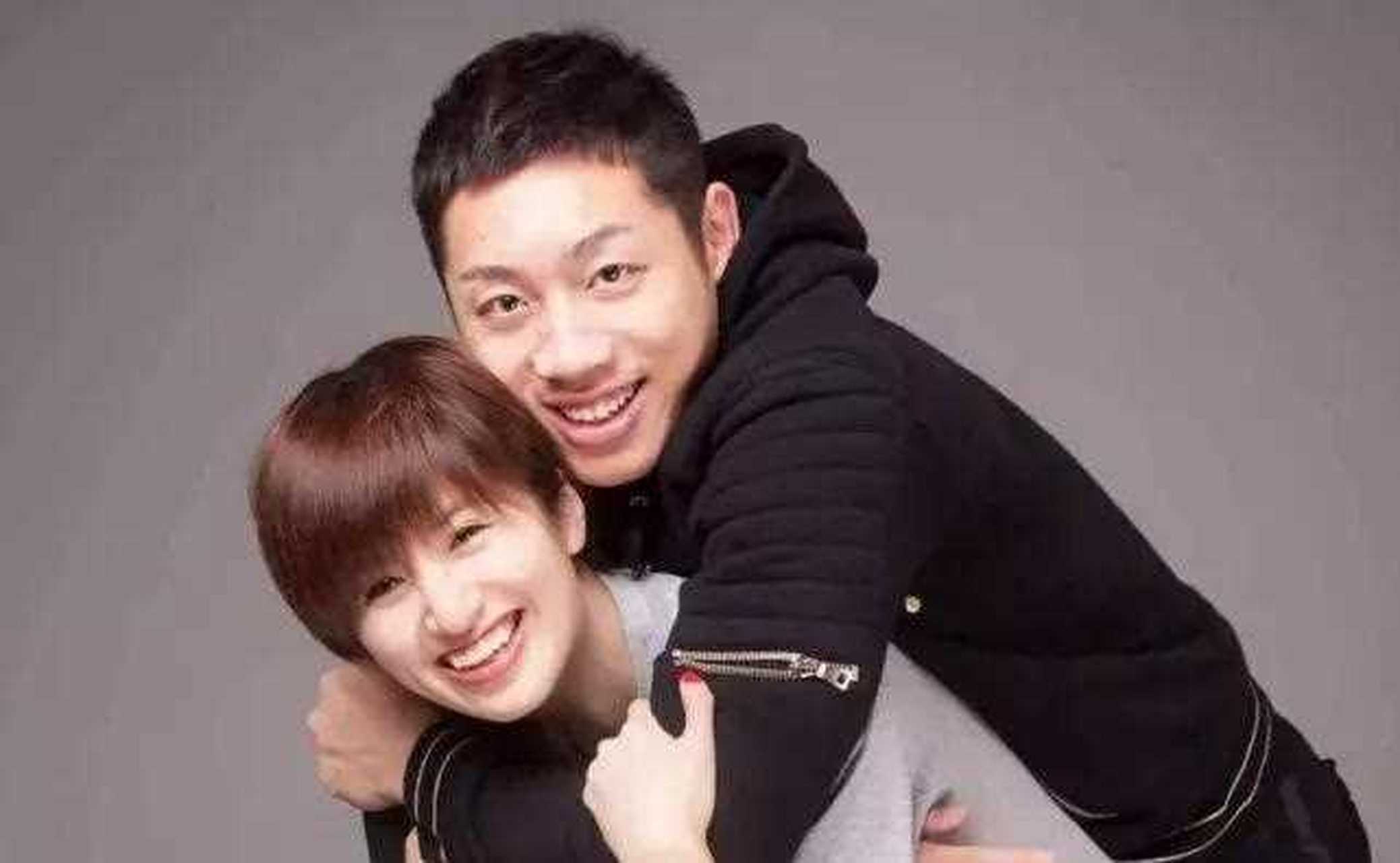 许昕姚彦今昔变化照.[哼]