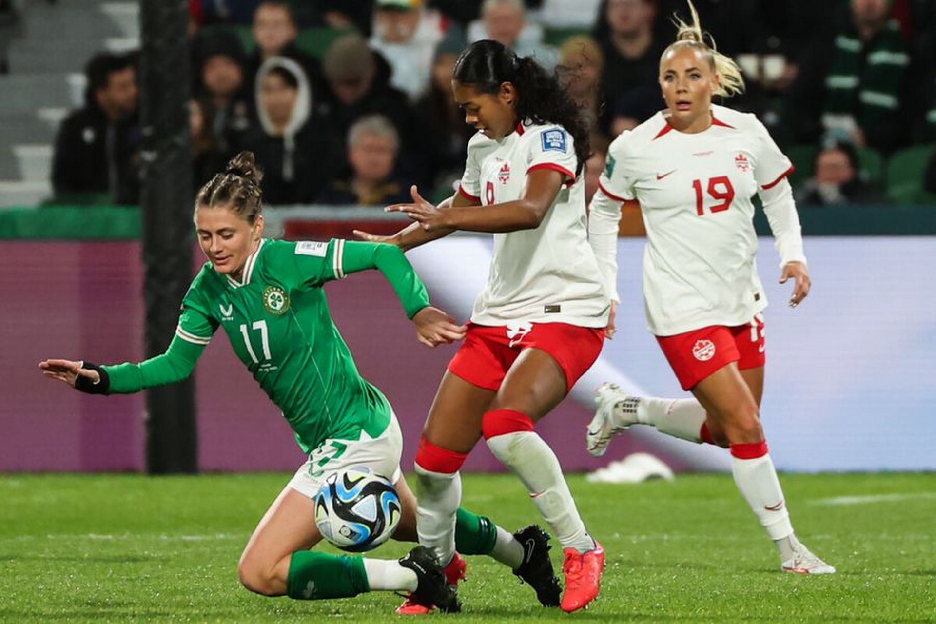 女足世界杯-加拿大女足2-1爱尔兰女足  北京时间7月26日,女足世界杯