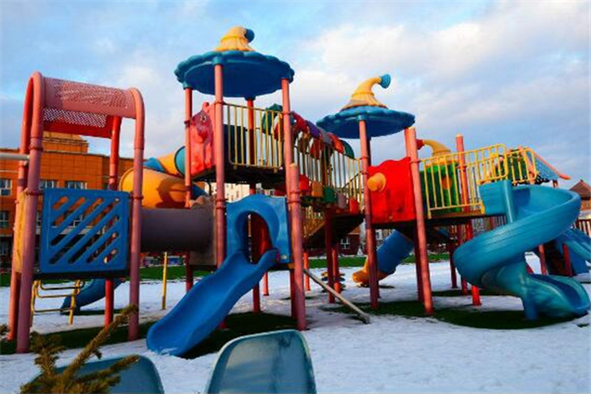 保定十大游乐场排行榜,亲子游推荐    1.绿溪谷乐园    2.