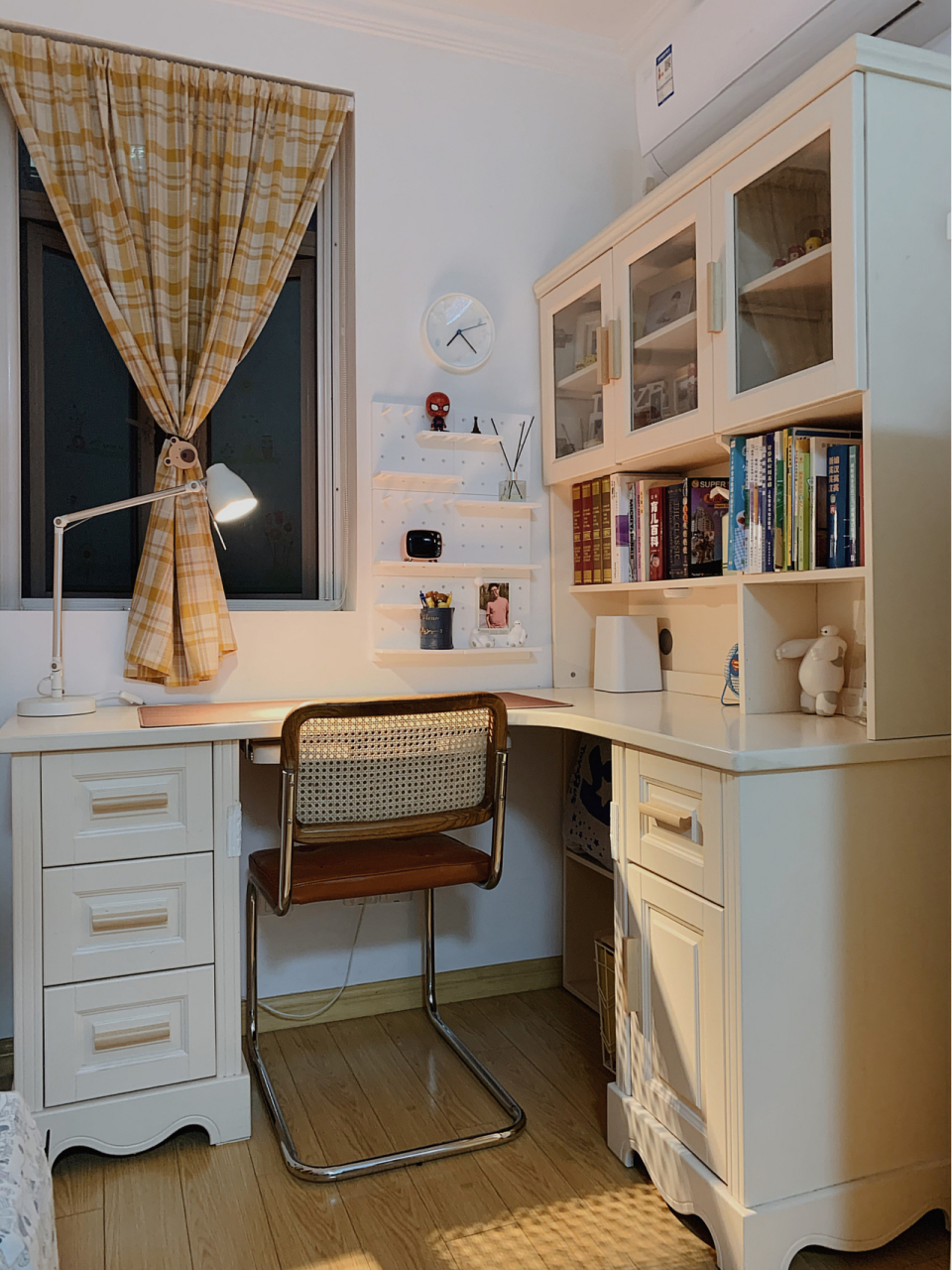 复古奶油色系小书房～～ 软装要常换常新 否则会视觉审美疲劳 之前的