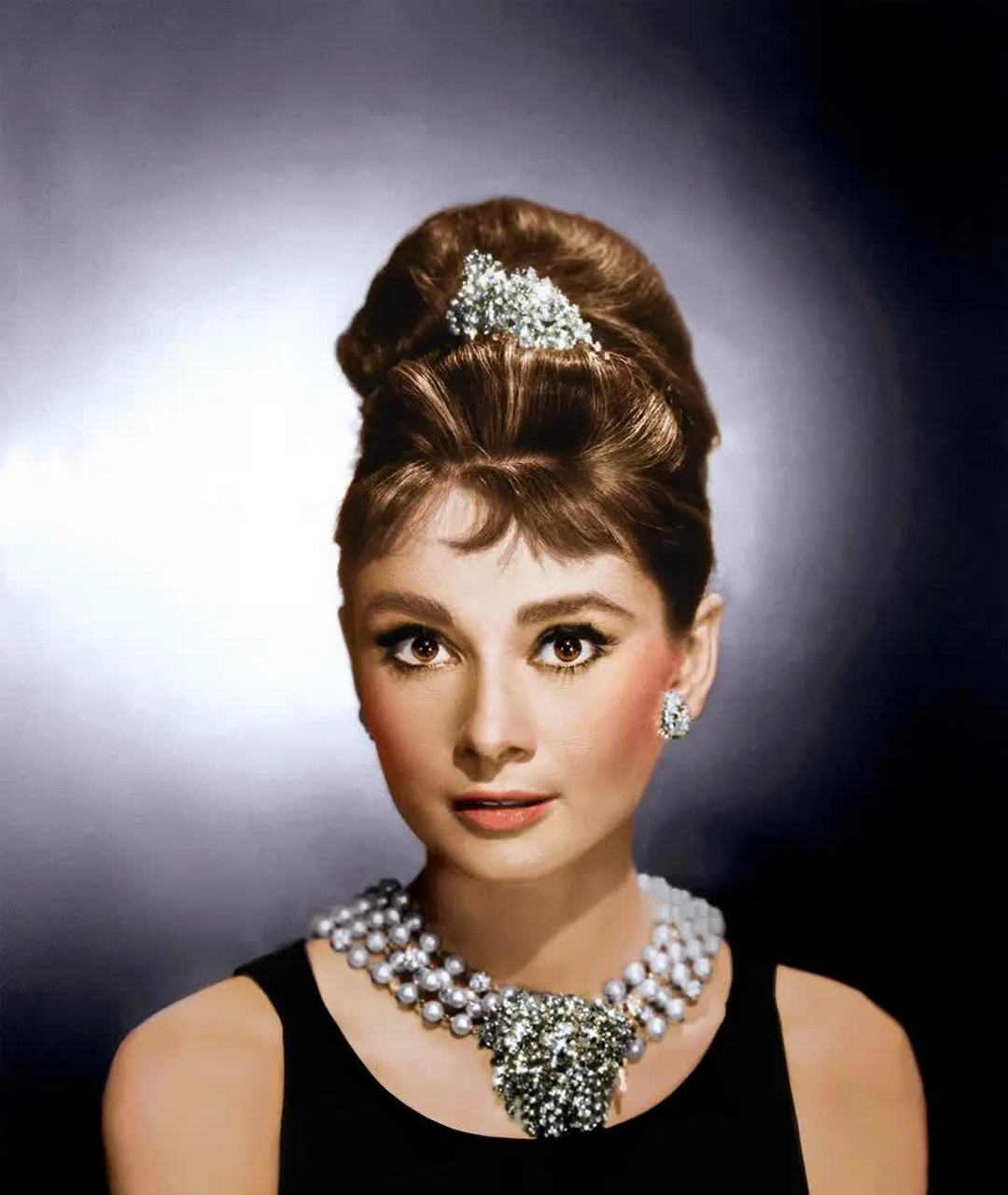 奥黛丽·赫本# 世界上那么多男人,为什么她偏偏选了两个渣男?