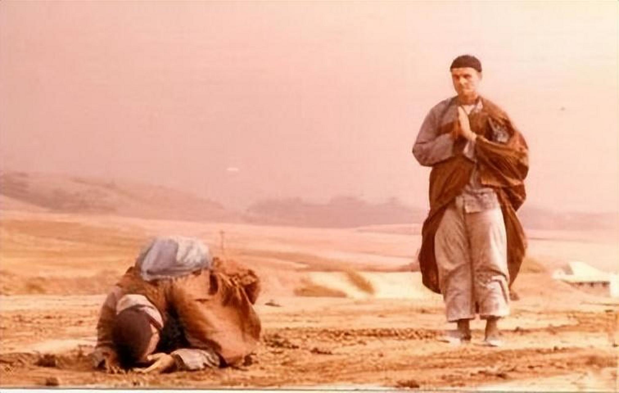 1977年5月,一个眉高眼深的洋和尚,在美国加州瑜伽市达摩镇的万佛圣城