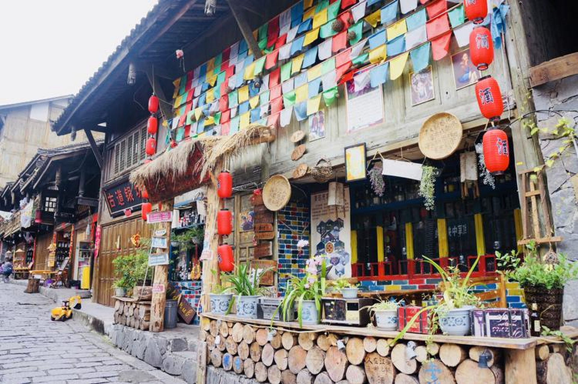 甘孜泸定县磨西镇:一个绝对可以称作"世外桃源"的地方!