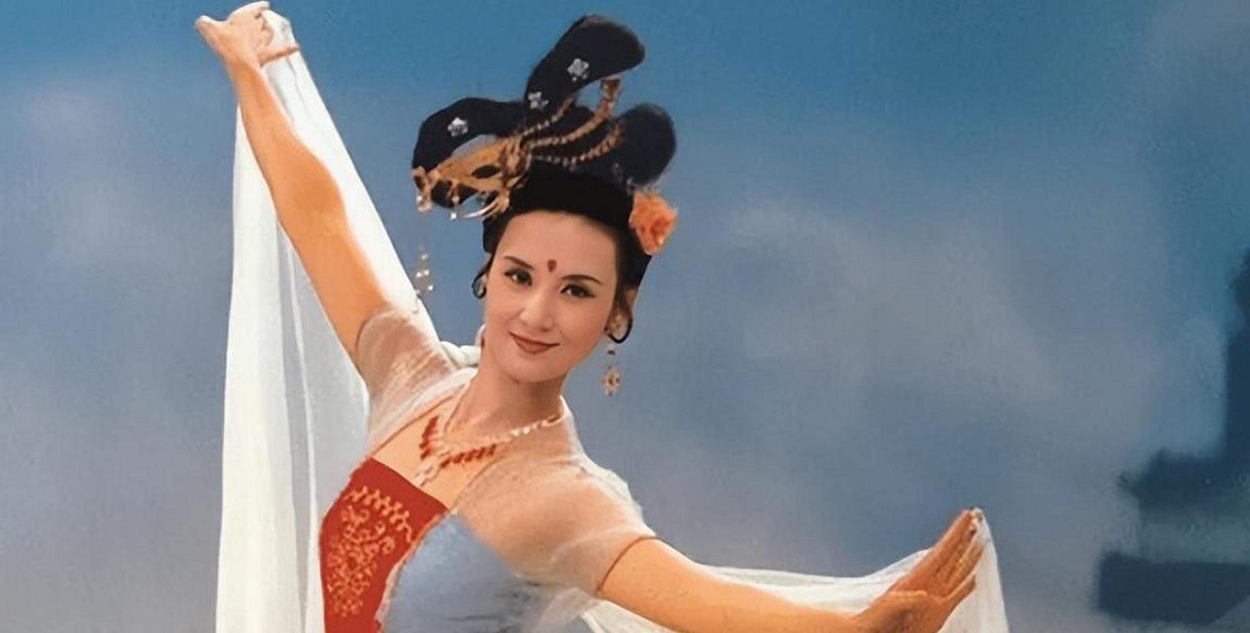 "最美嫦娥"邱佩宁,65岁仍是仙女模样,冯小刚:我都惊呆了!