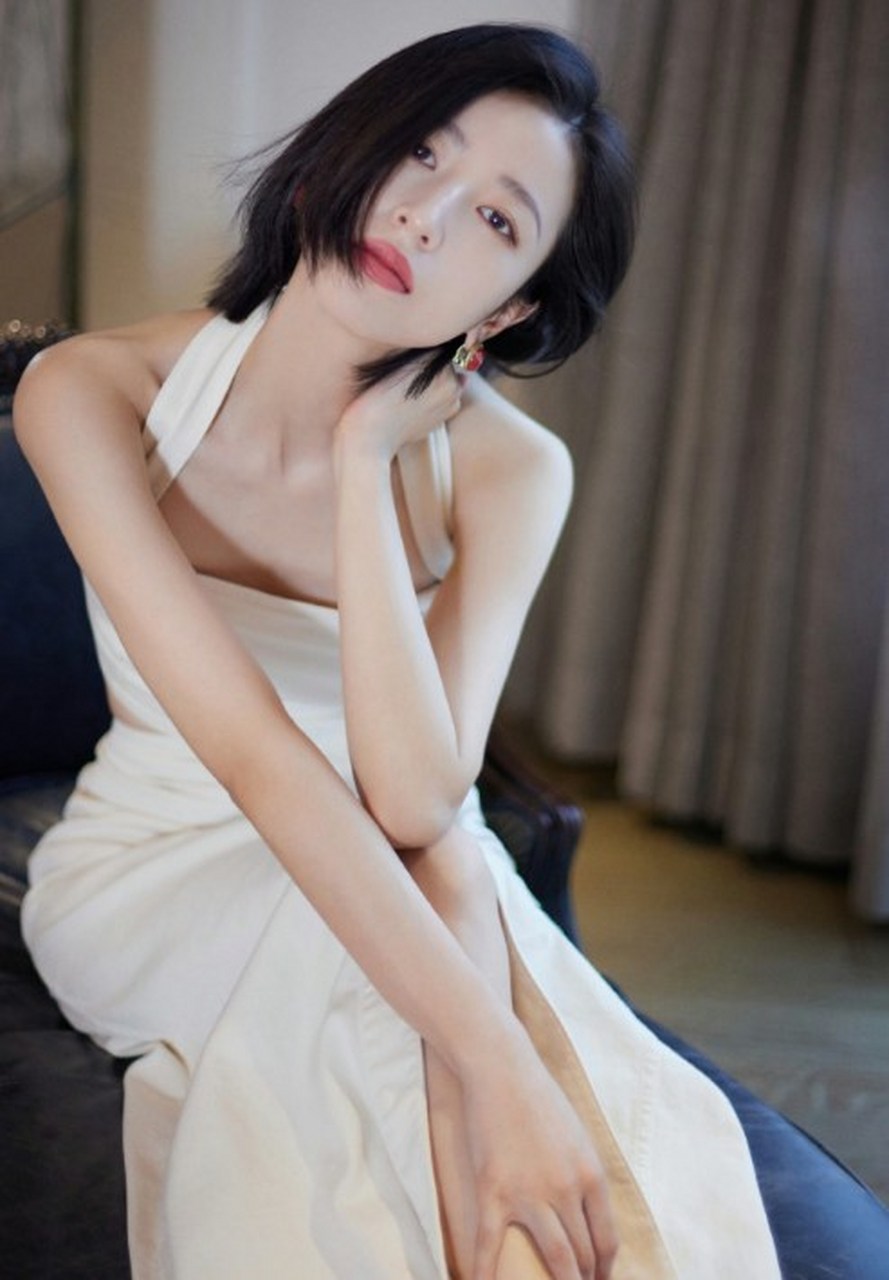 周雨彤,1994年9月21日出生于安徽省淮南市