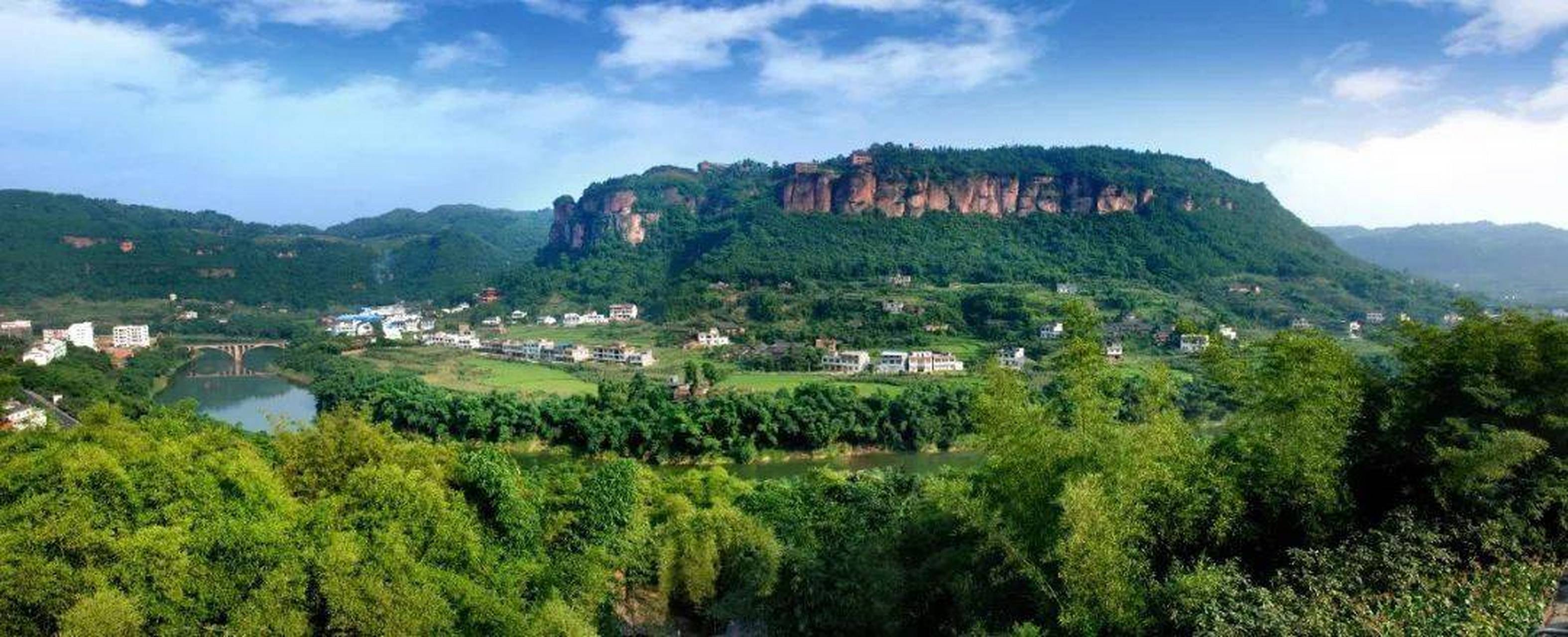 天仙硐景区属国家aaaa级旅游景区,位于纳溪永宁河畔,面积30.