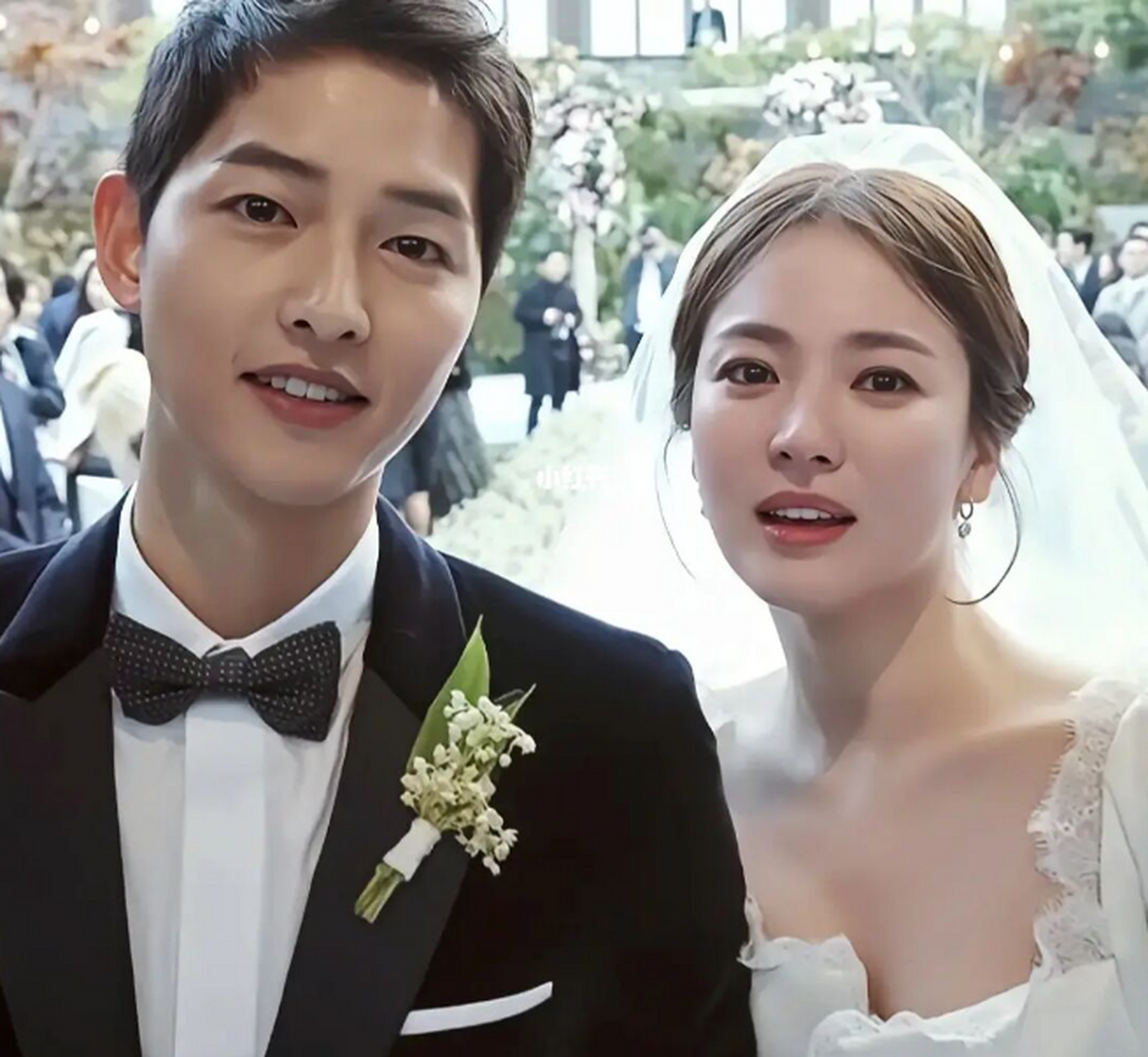 【宋慧乔首次和李敏镐同框,比和宋仲基还要般配】  宋慧乔真是标准的