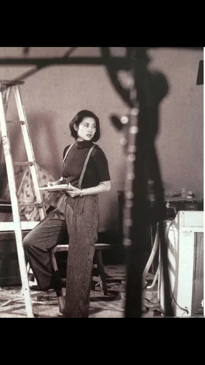 gif创作人# 年轻时候的倪萍,面如满月,五官大气,容貌端庄秀丽,气质