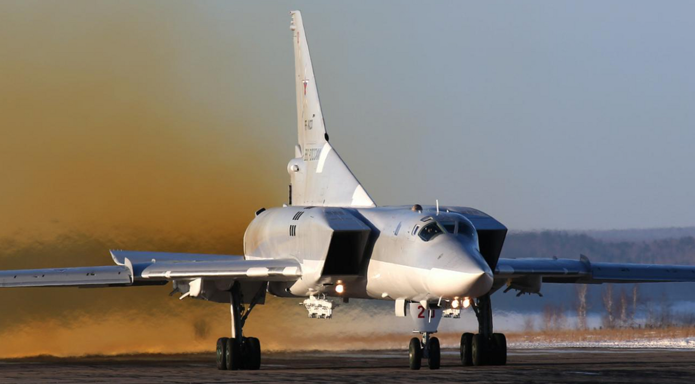 俄罗斯战略轰炸机进行14小时巡航.