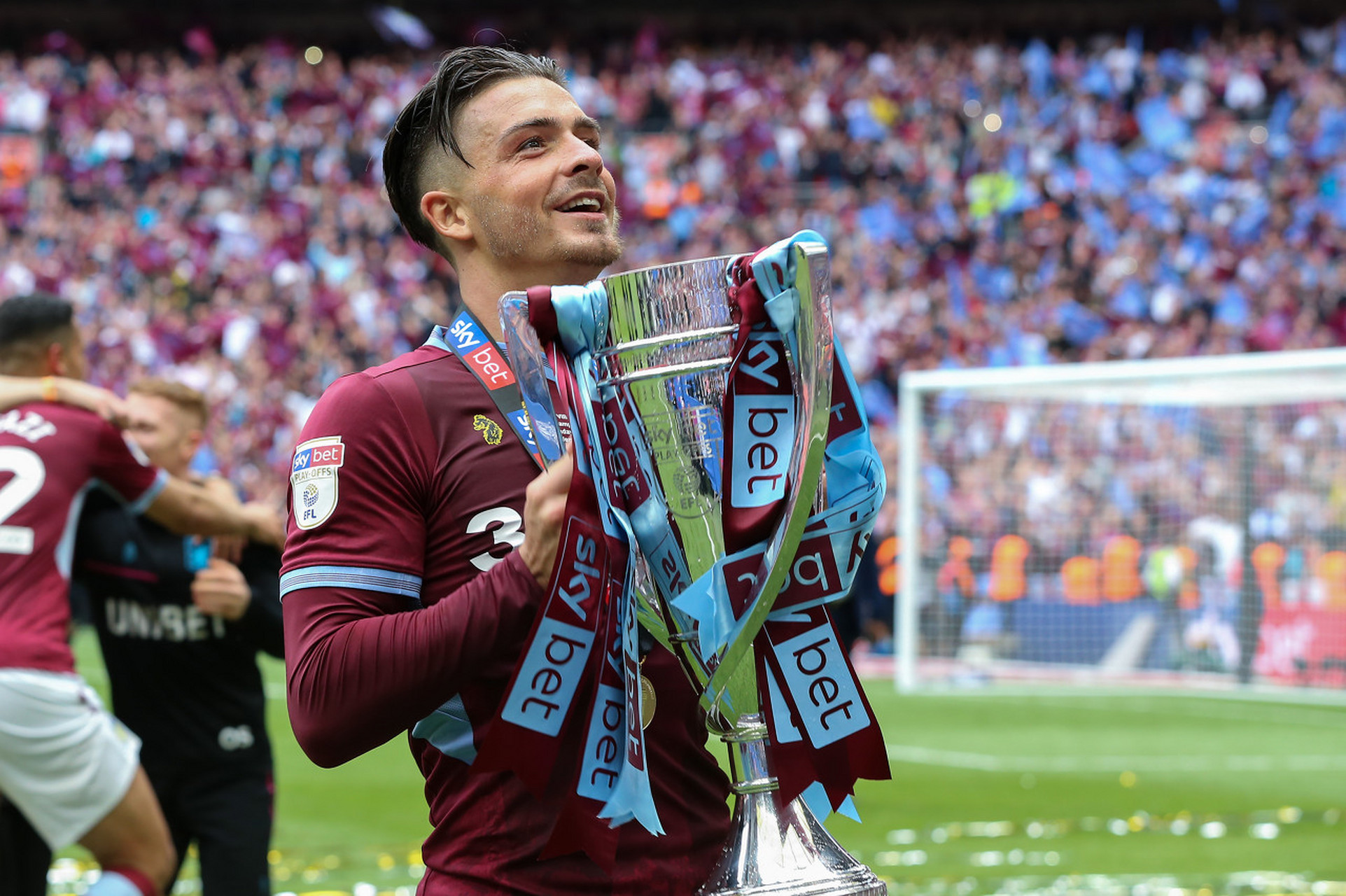 【乔-科尔:不仅是英超豪门,格拉利什有能力去任何球队踢球】蓝军名宿