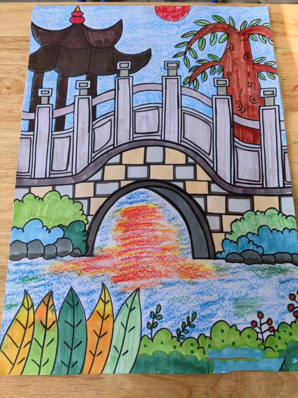 创意少儿美术,儿童画《拱桥》  🎨绘画过程:  1.