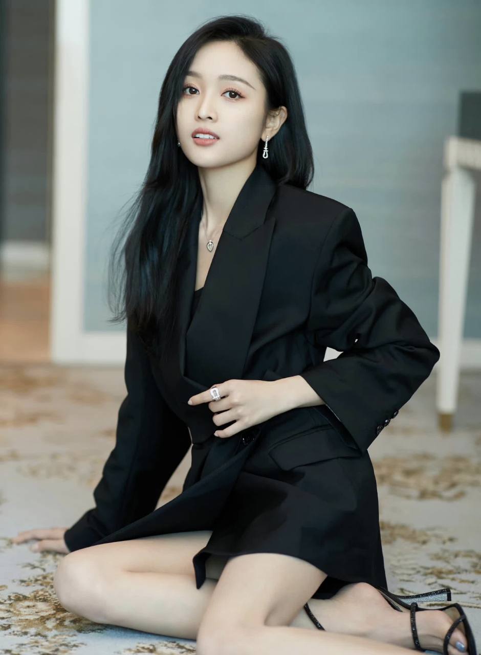 吴宣仪穿高跟鞋[色][色]#武宣仪