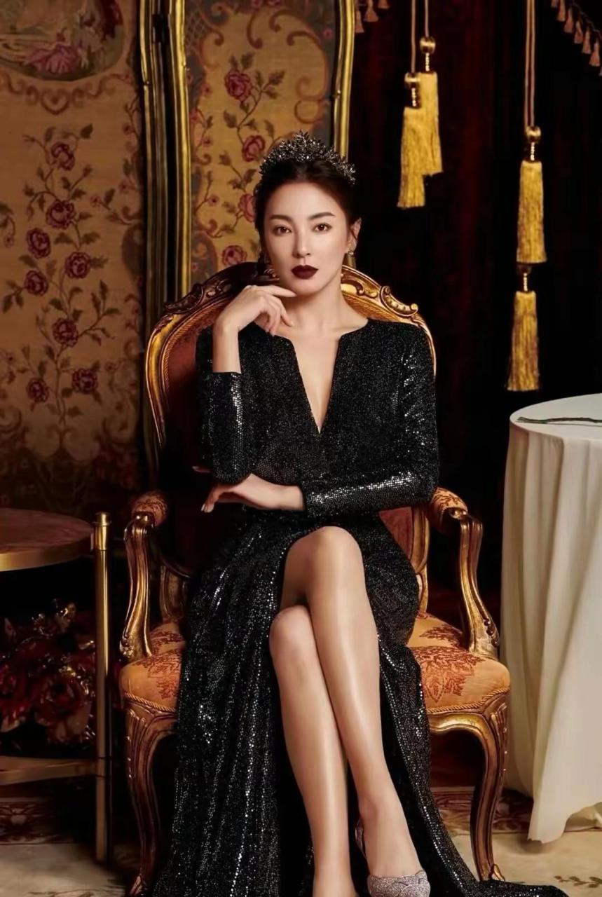 张雨绮性感美腿写真