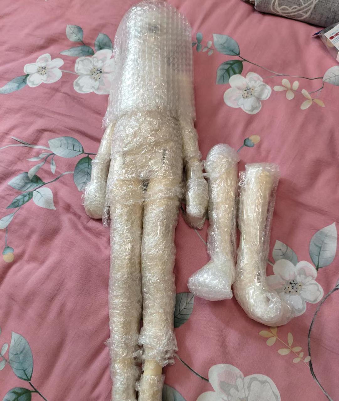 我就去寄个娃娃,快递小哥非要我打开检查,说不能邮寄,这有什么问题吗?