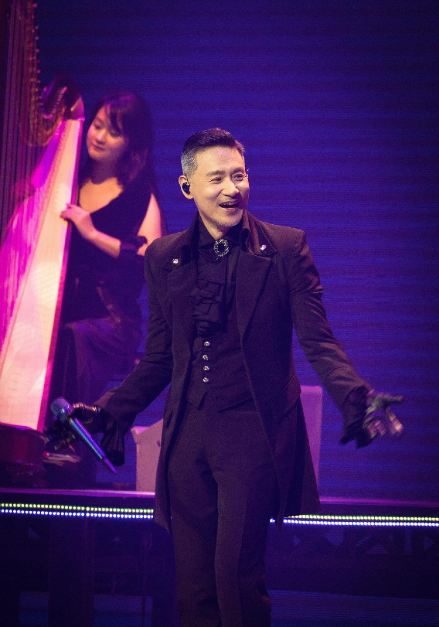 8月14日大清早,歌神张学友罕见冲上热搜,令人没有想到的是,今年62岁