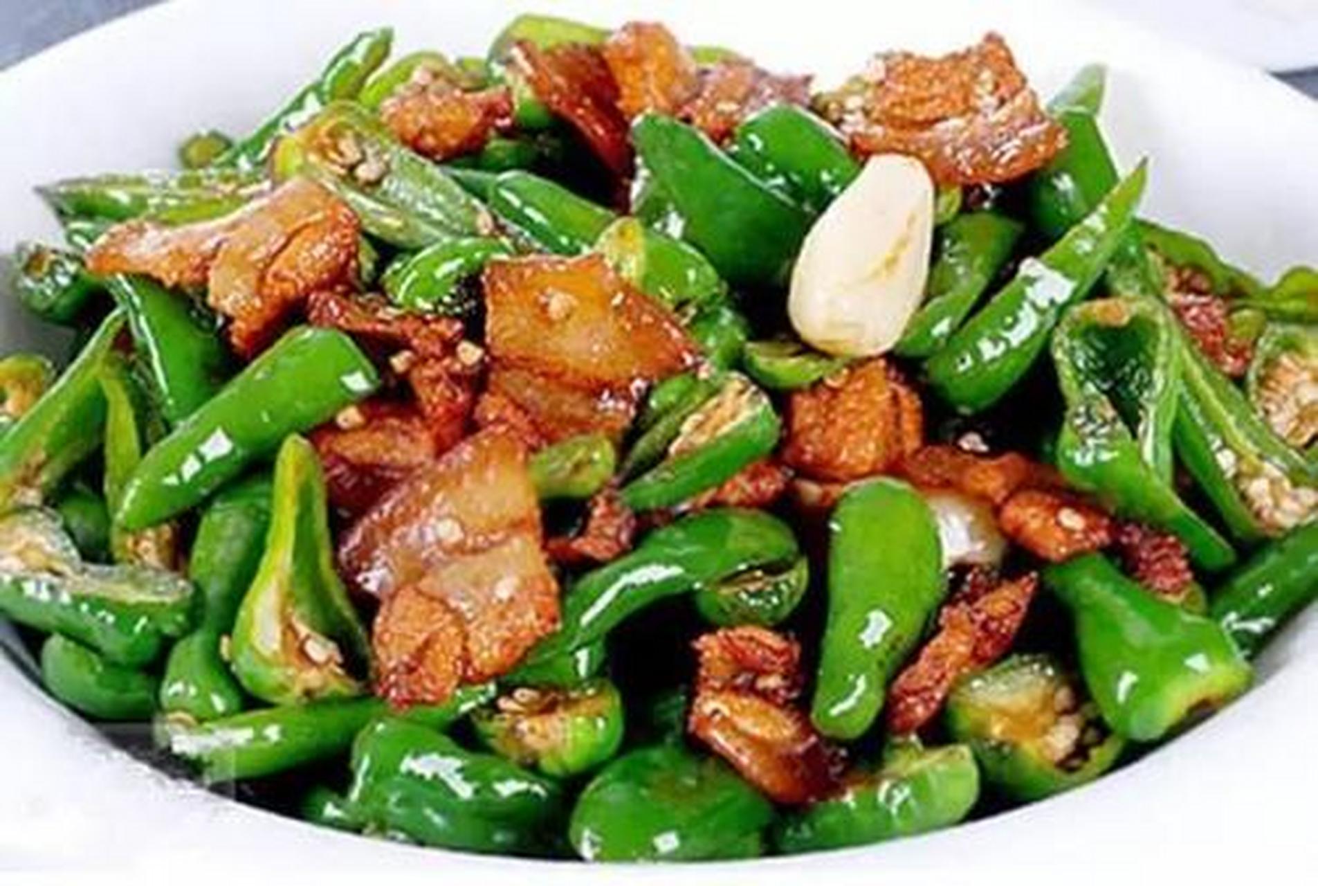 说到湖南人走到外地的话,不管走到哪里都会想起家乡的农家小炒肉.