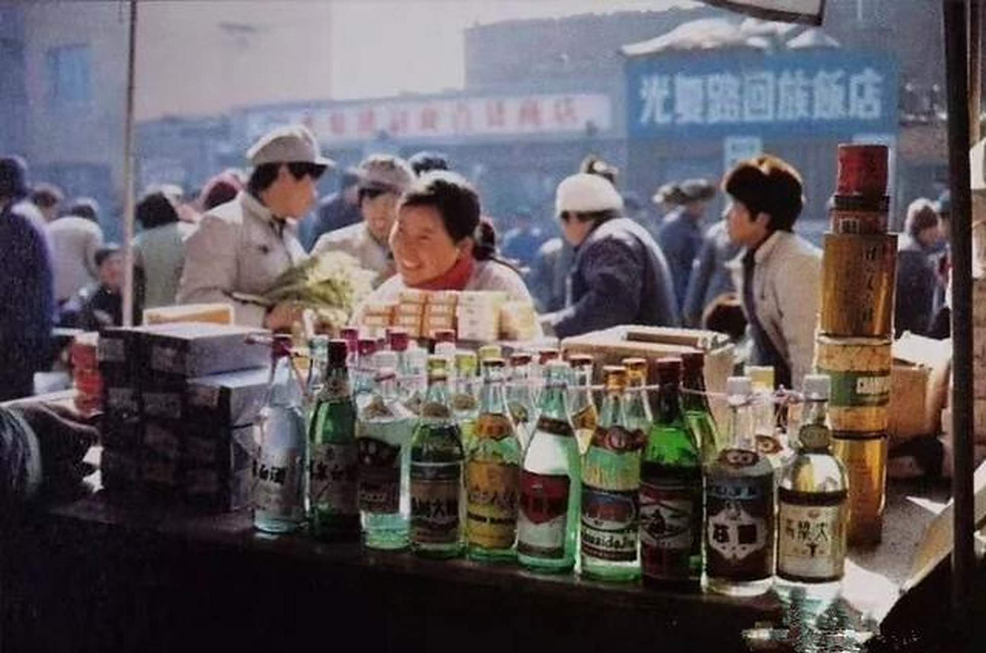 80年代长春老照片:红旗街,光复路市场,大辫子车,长江路,摩电