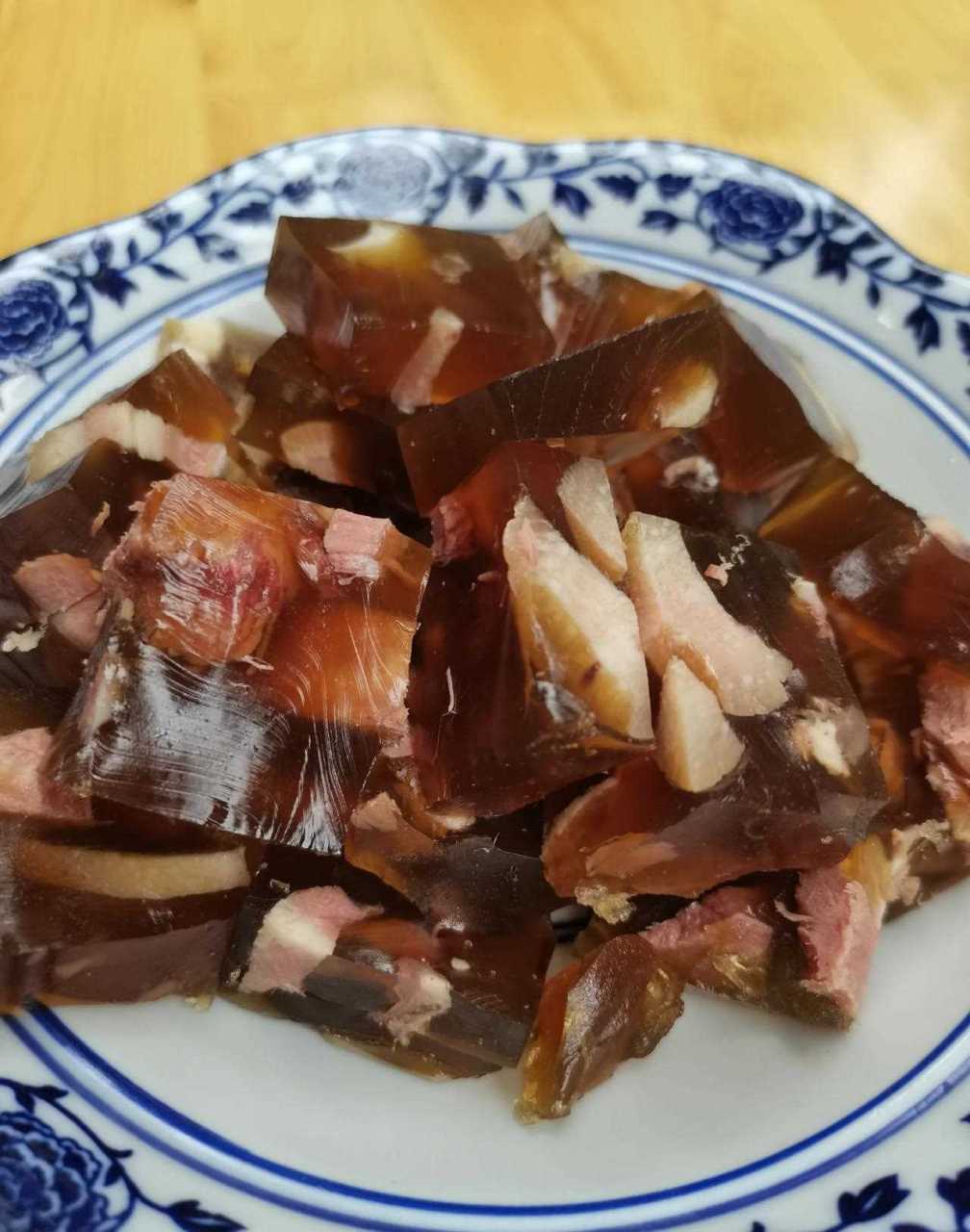 又到吃冻肉的季节了,长安有名的冻肉是引镇冻肉,今天朋友去蓝田汤峪