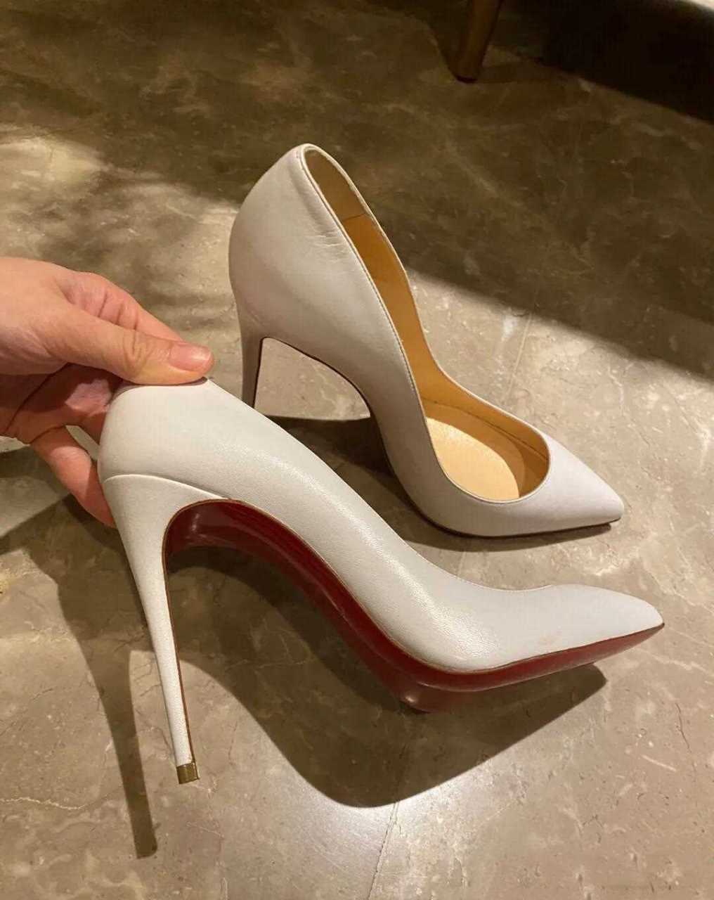 cl红底白色尖头高跟鞋,10cm经典高度时尚优雅