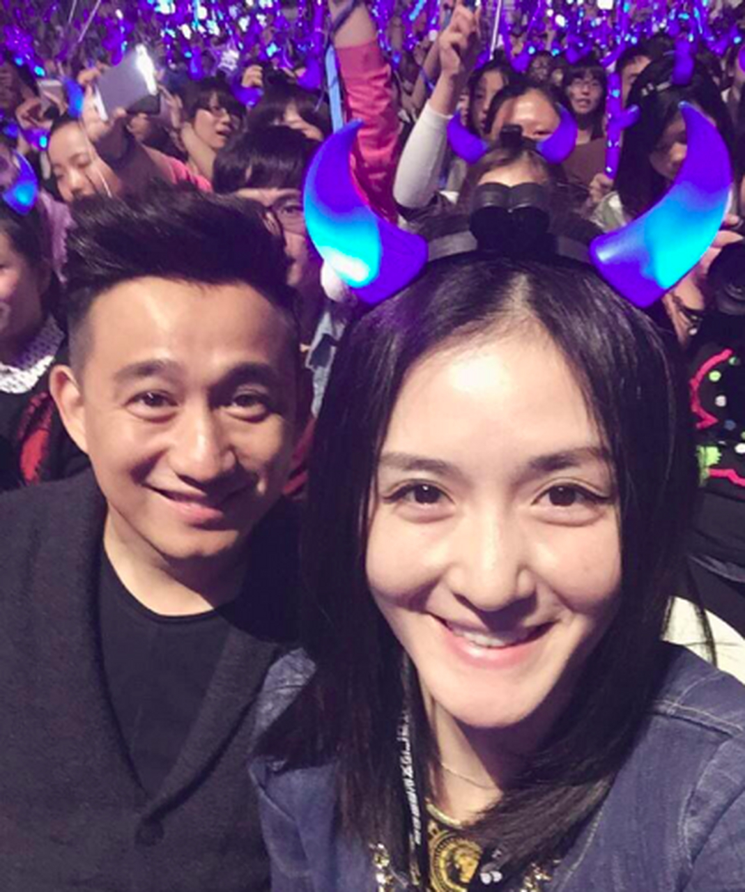 2006年,黄磊对谢娜说:"股市行情好,你买股票吧,一个礼拜能赚20%!