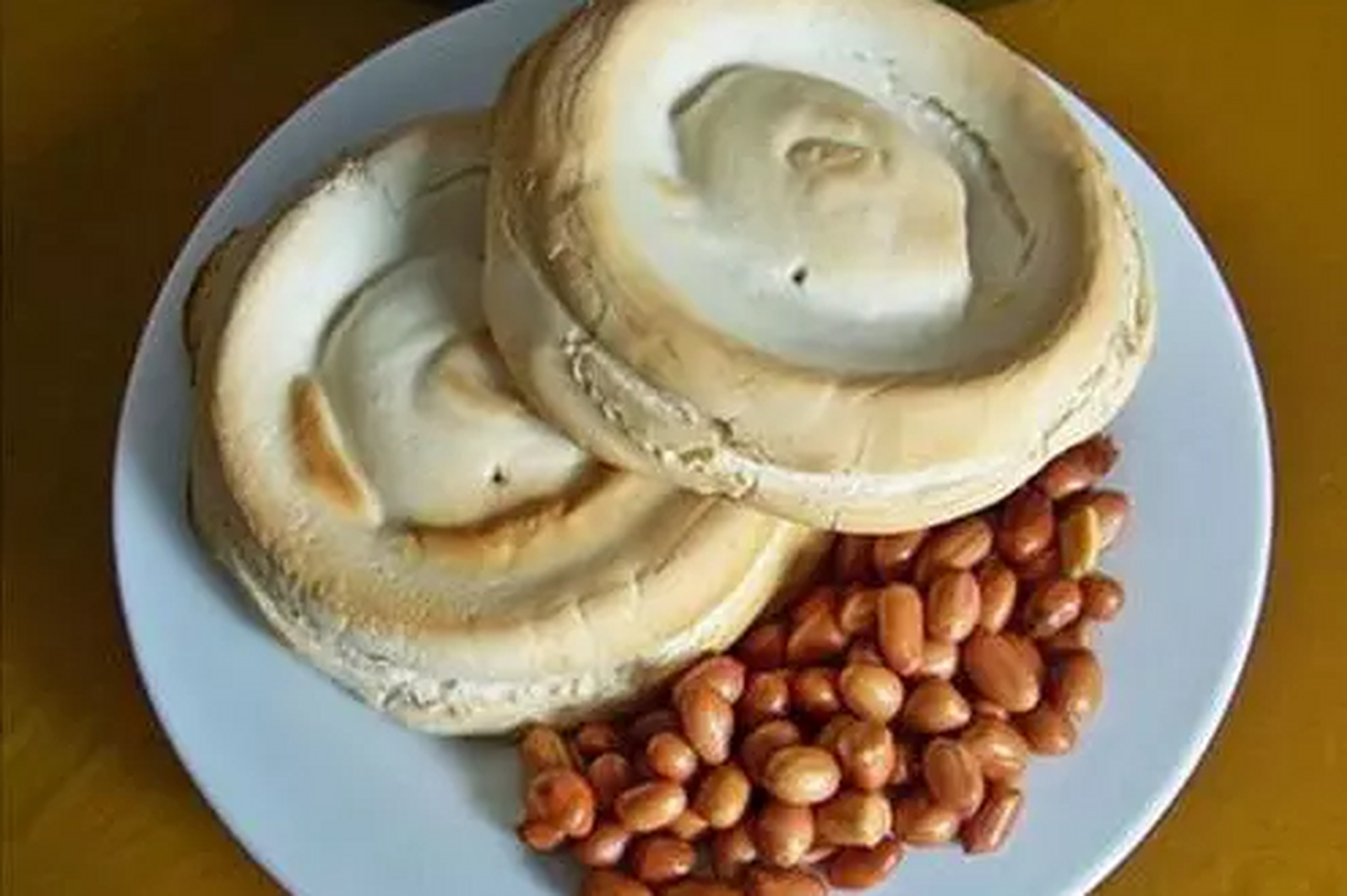 杠子头又叫签子馍,俗称小山东锅饼.