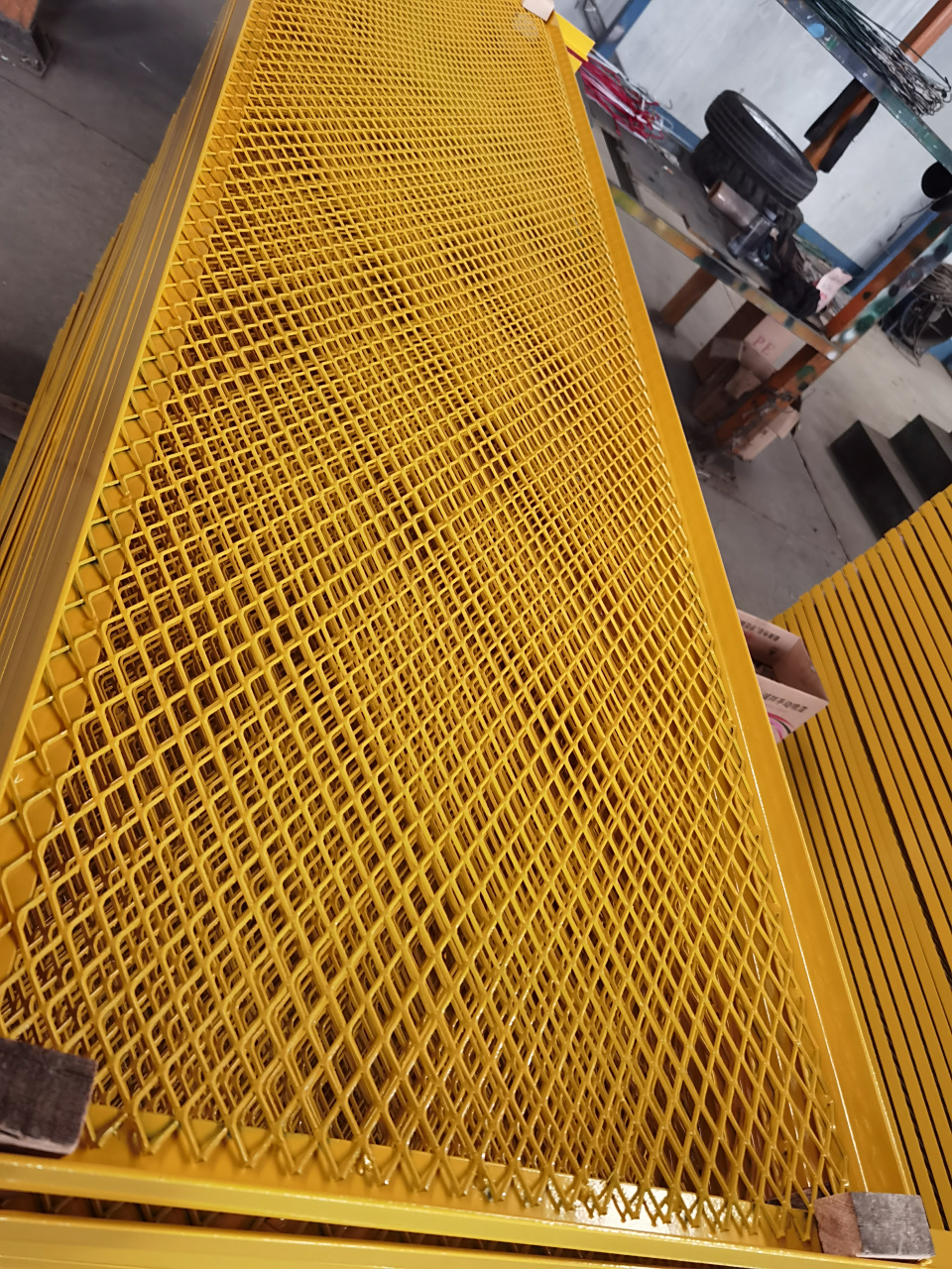 传送带防护网的作用 1.防止事故发生.