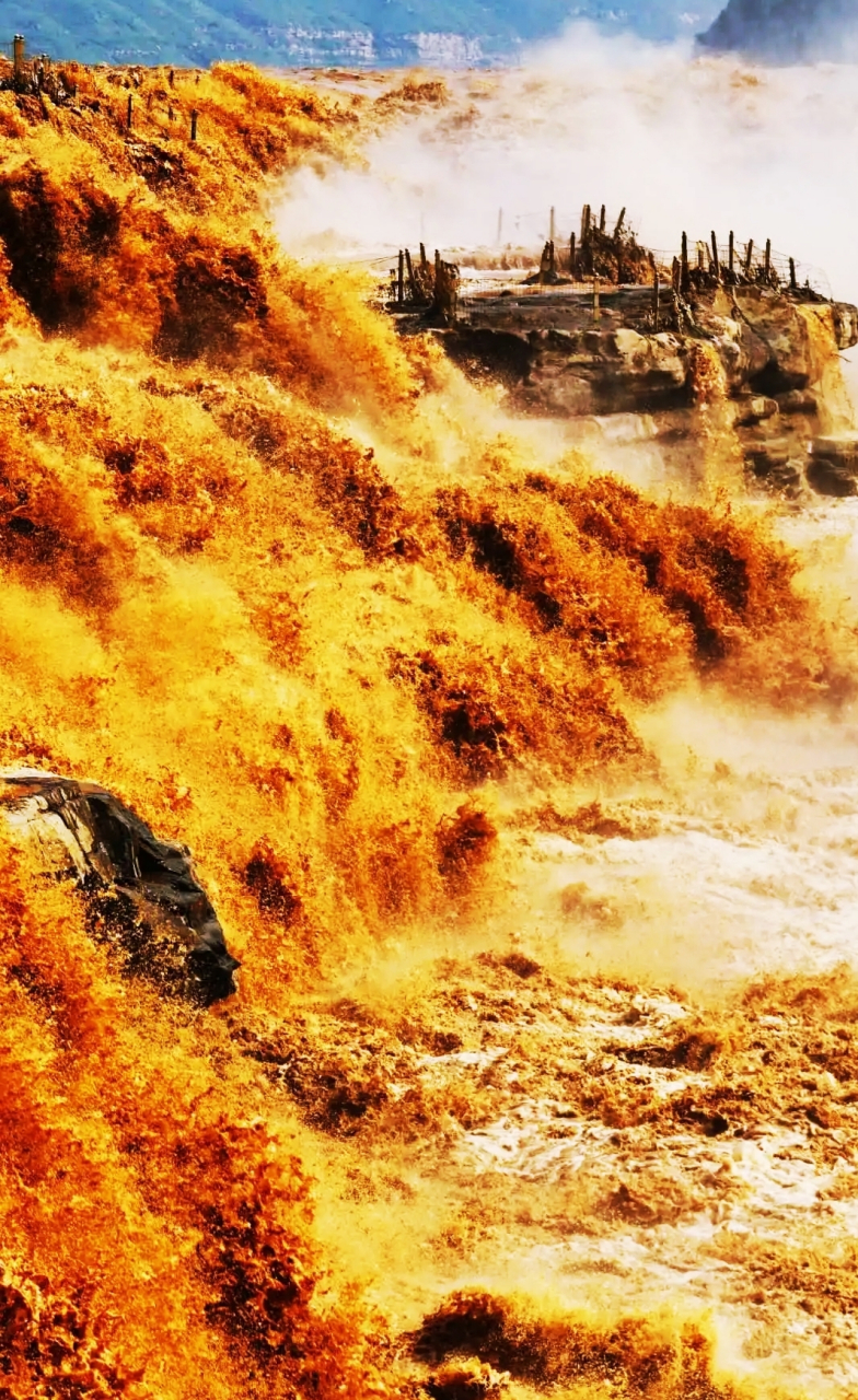 千里黄河,滚滚东流,奔腾不息.