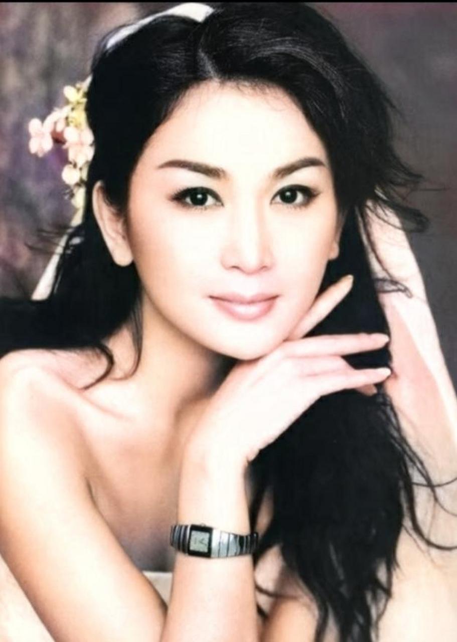 她,1966年7月30日出生于香港调景岭,是最著名的香港女影星,名字叫什么