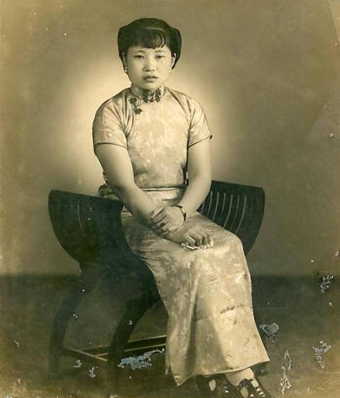 1961年,年仅18岁的马月兰,被58岁的伯父强行娶回家中,成为了对方的第