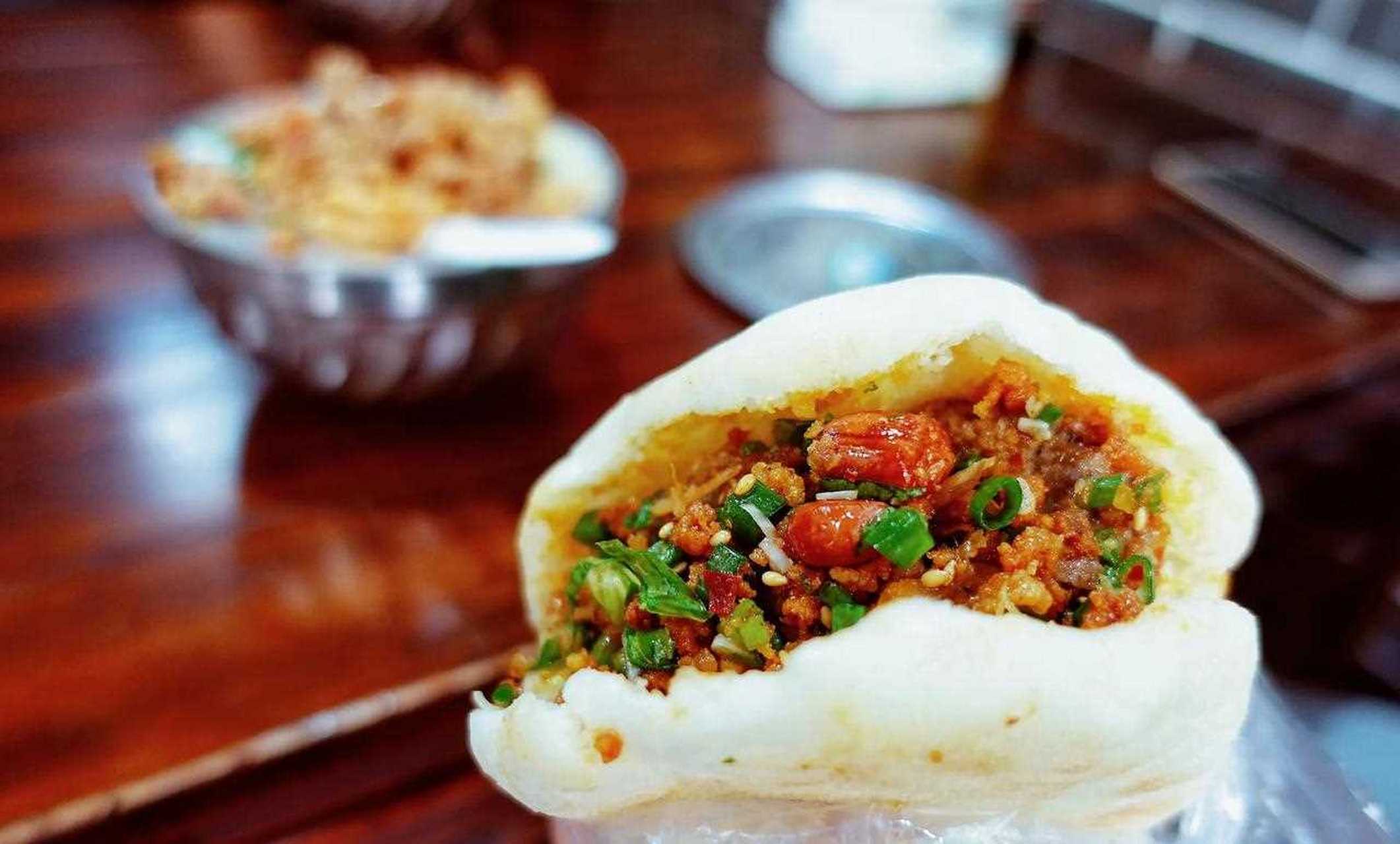 每次到峨眉山玩,除了咔饼,豆腐脑这些乐山特色小吃,我一定会开车去次