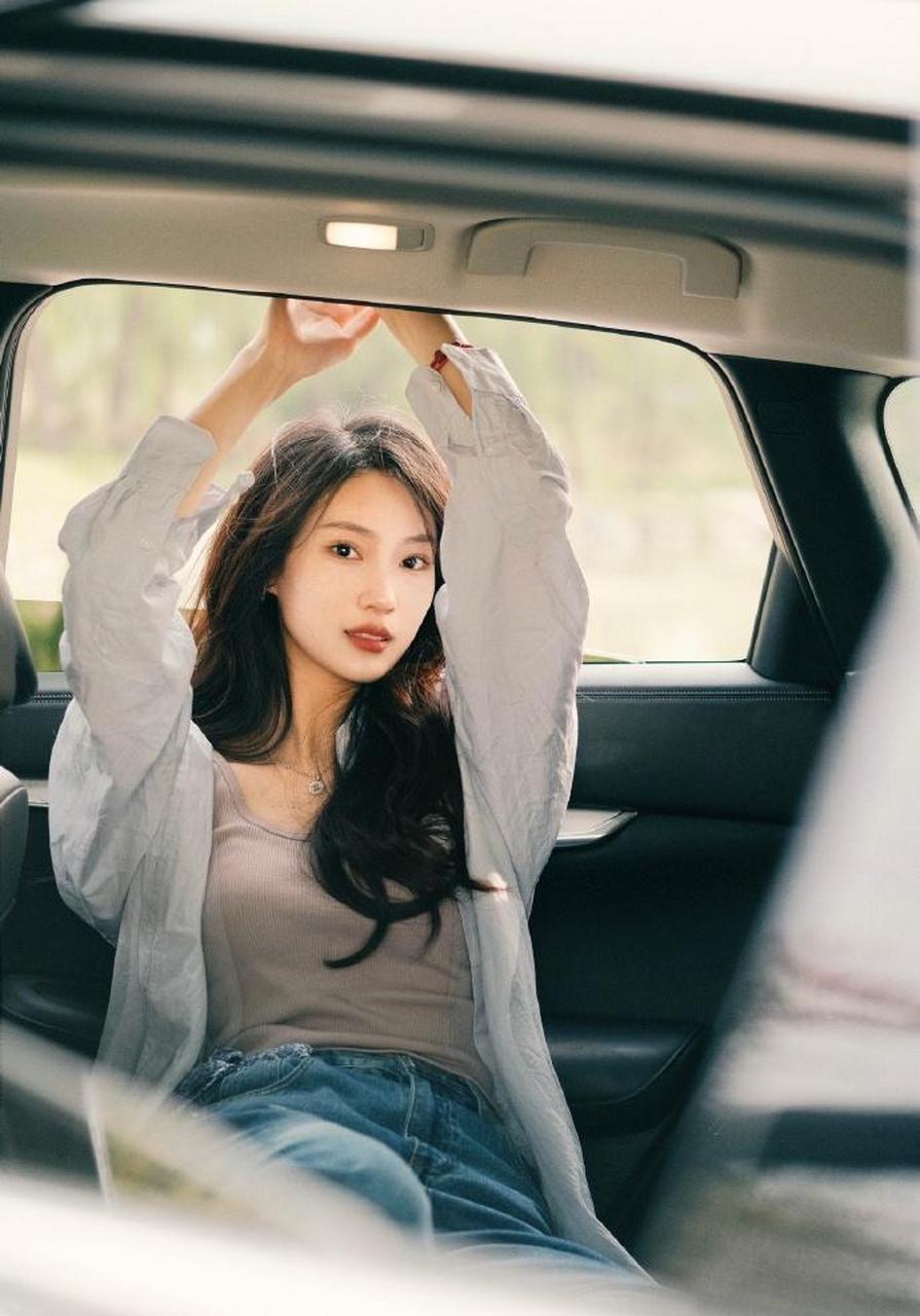 北京电影学院美女演员姜奕含迷人美照欣赏,好美啊