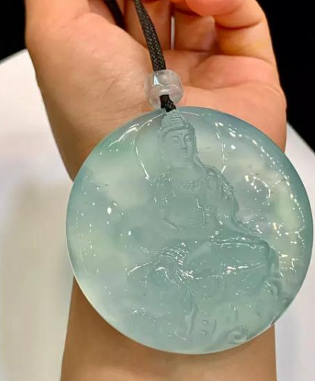 翡翠挂件##点击头像看直播# 木那料,玻璃种观音,天空蓝的底色,超撬