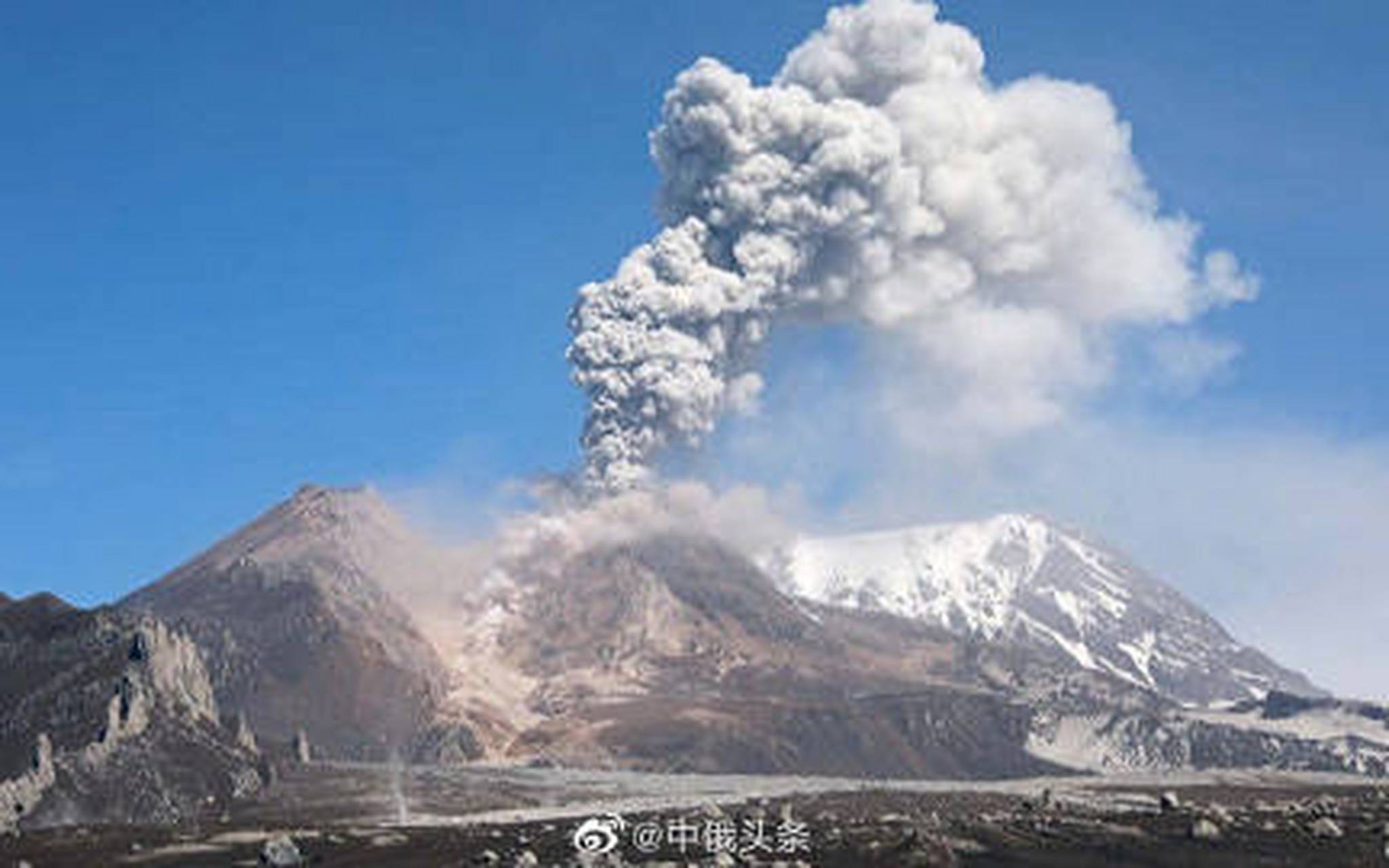 别济米扬内火山再度喷发火山灰# 【俄堪察加别济米扬内火山开始喷发