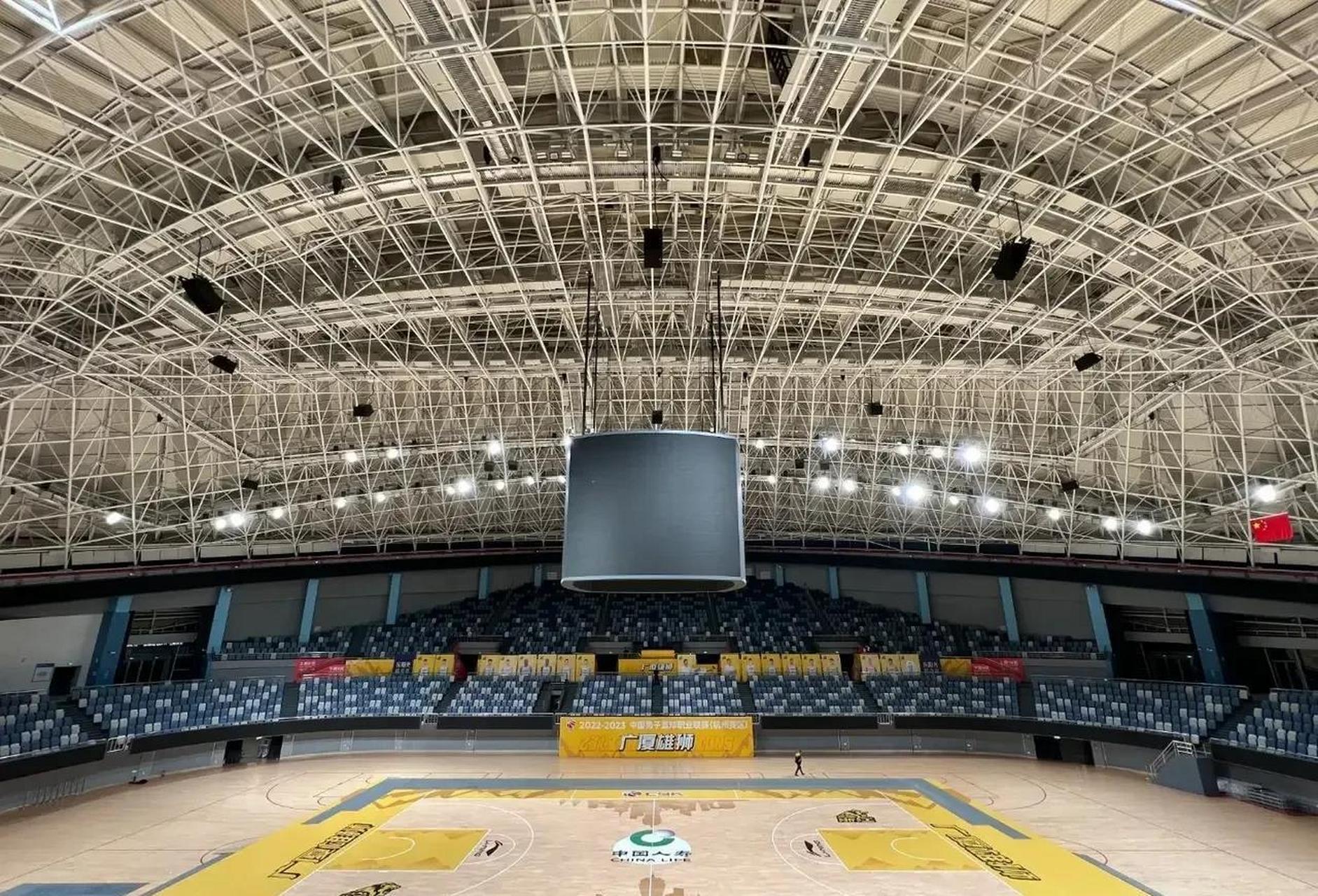 季后赛场馆由诸暨学院体育馆正式搬迁至杭州黄龙体育馆.