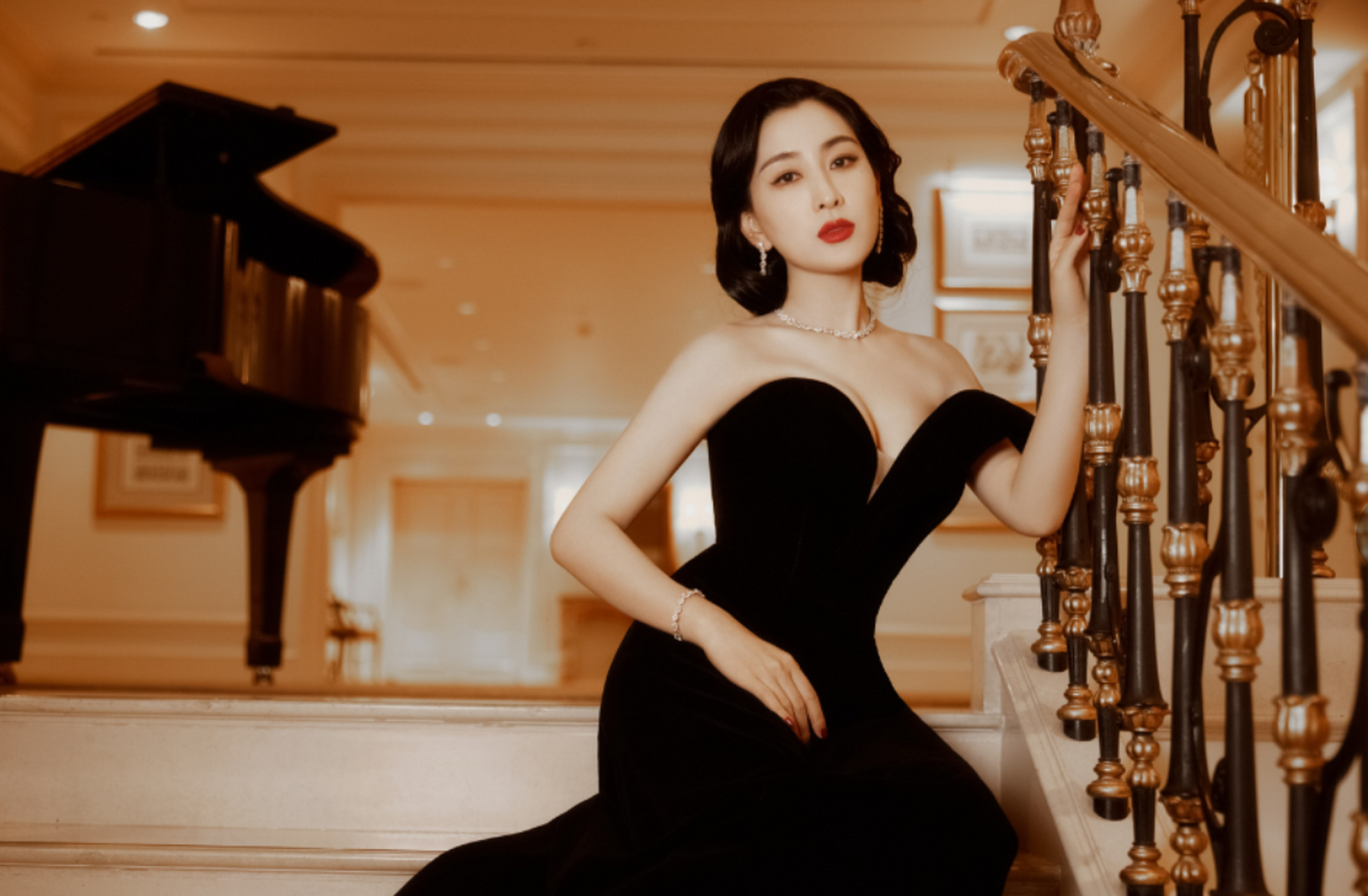 马苏最新大片!唉,还是男人装厉害!