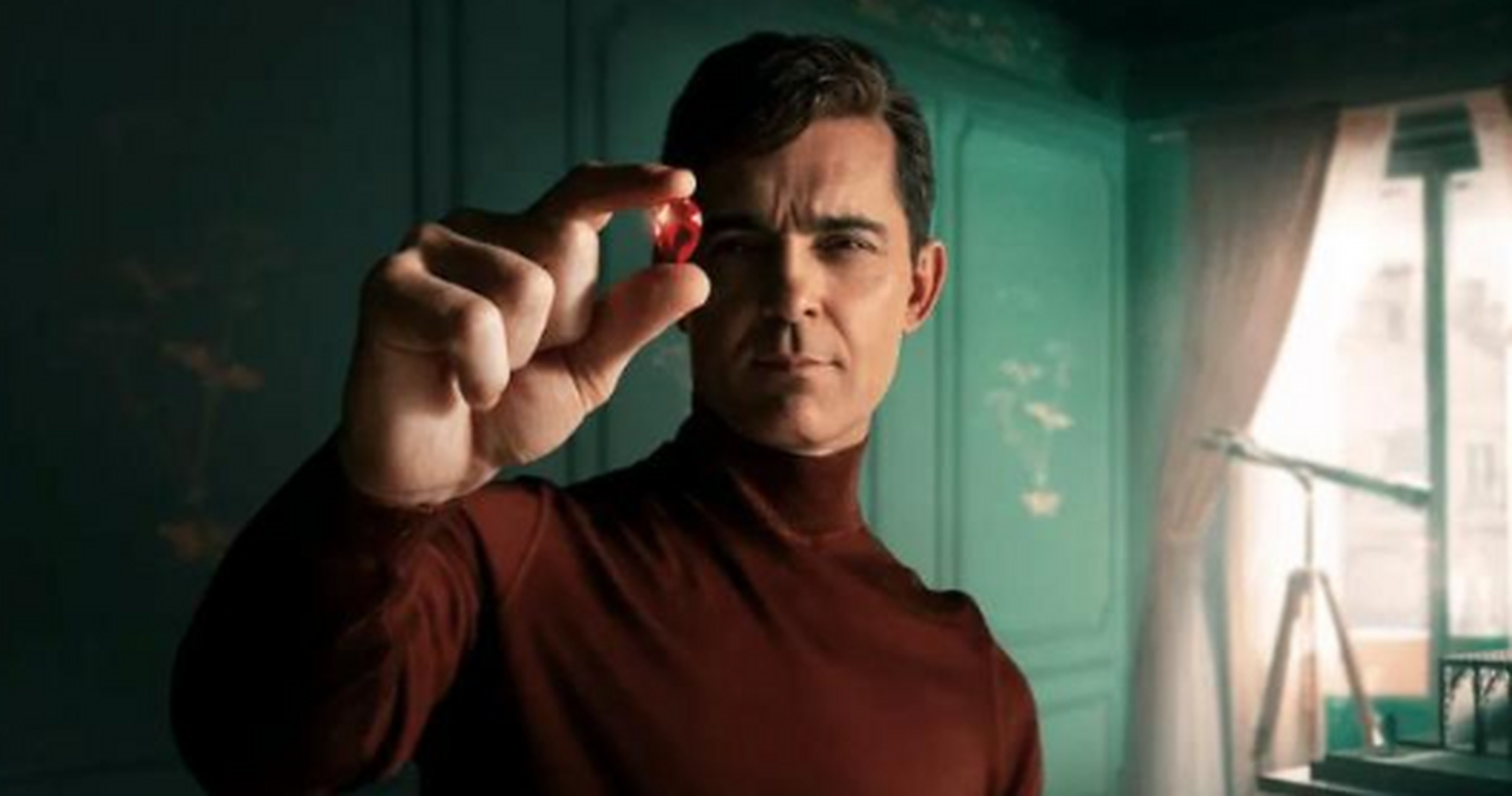 netflix高分美剧《纸钞屋》,除了韩版之外,每一部在豆瓣都没有低于8.