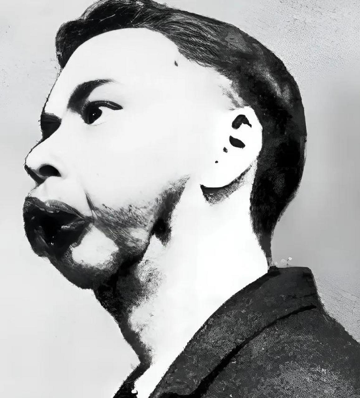 这个男人名叫埃本.拜尔斯,他是一个追求男性勇猛风采的人.