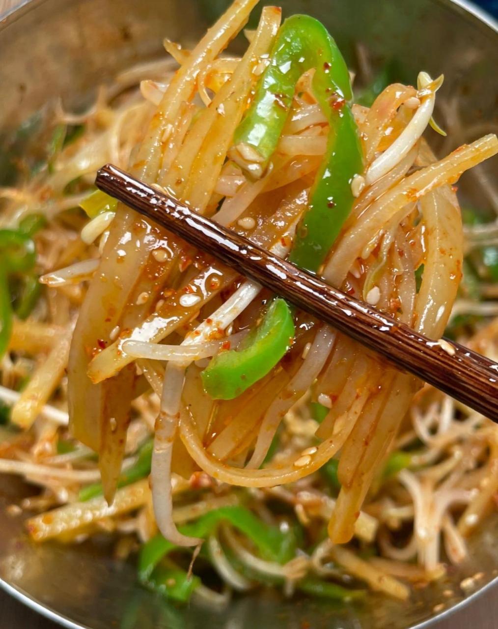 凉拌豆芽土豆丝