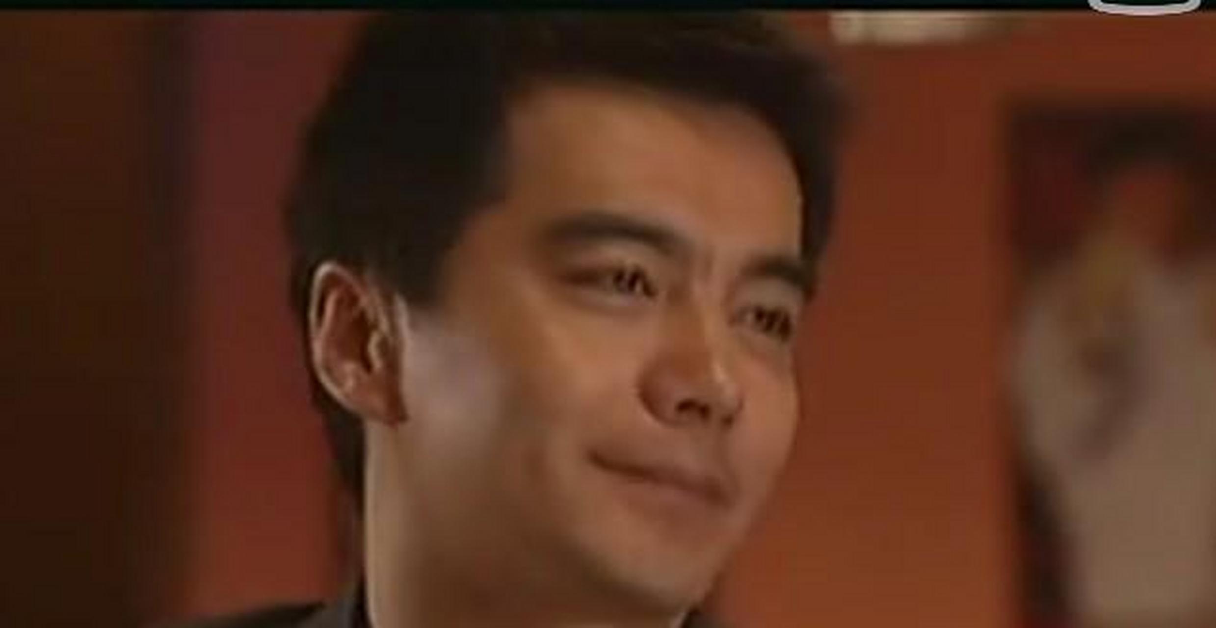 2002年的电视剧《空镜子》,讲述两个性格迥异的姐妹,不同的生活和感情